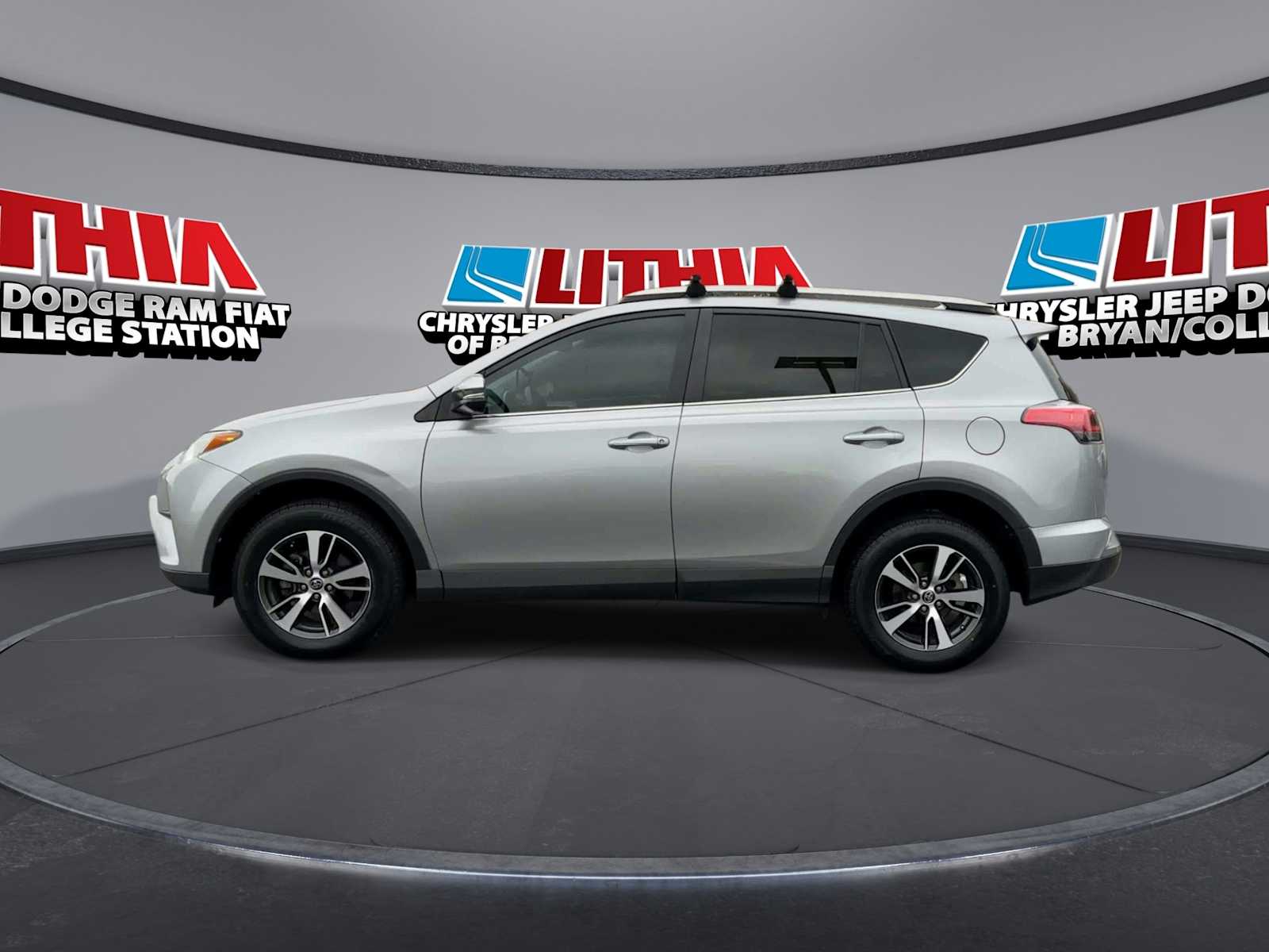 Thumbnail: 2018 Toyota RAV4 - 5