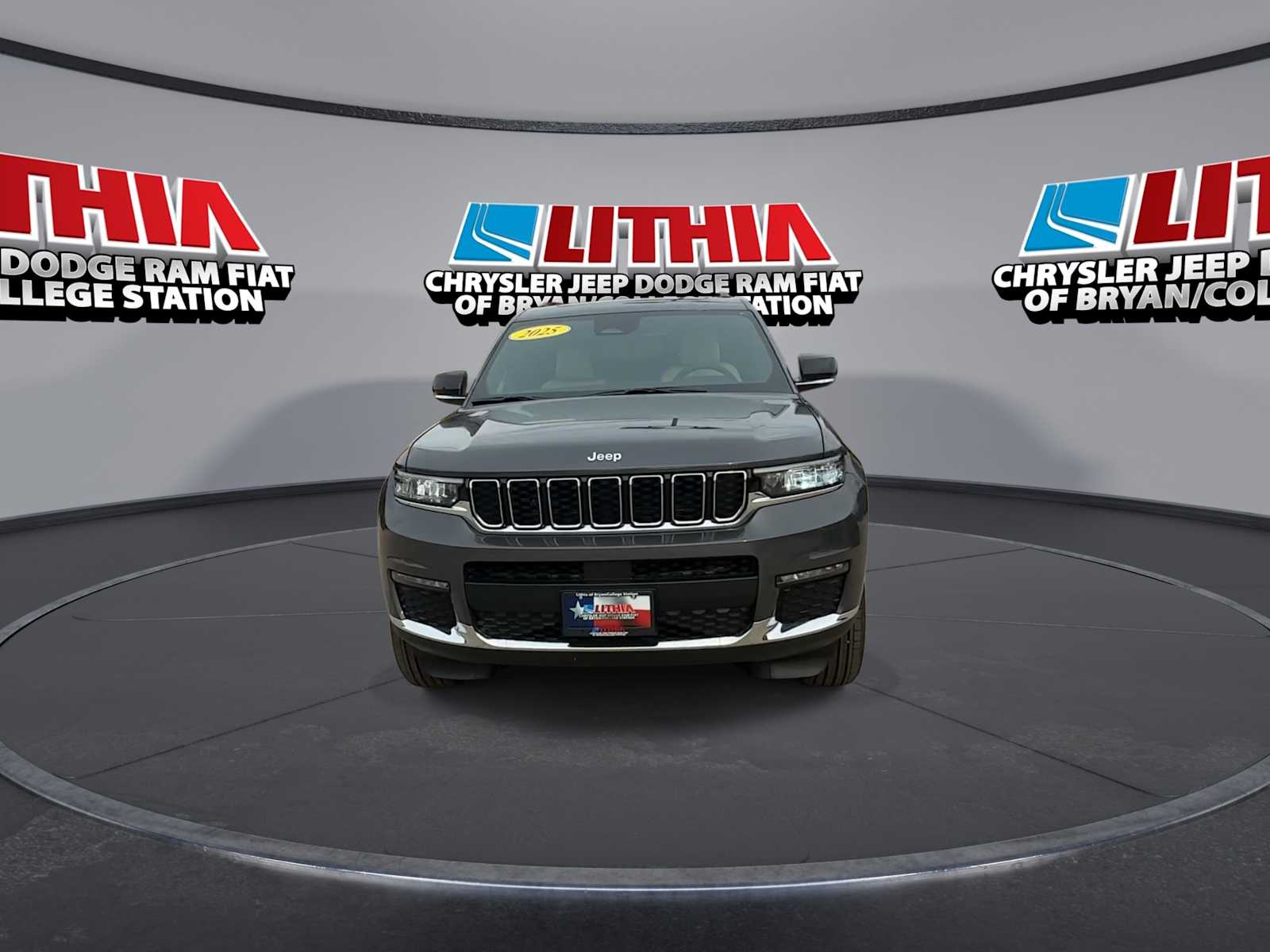 Thumbnail: 2025 Jeep Grand Cherokee - 3