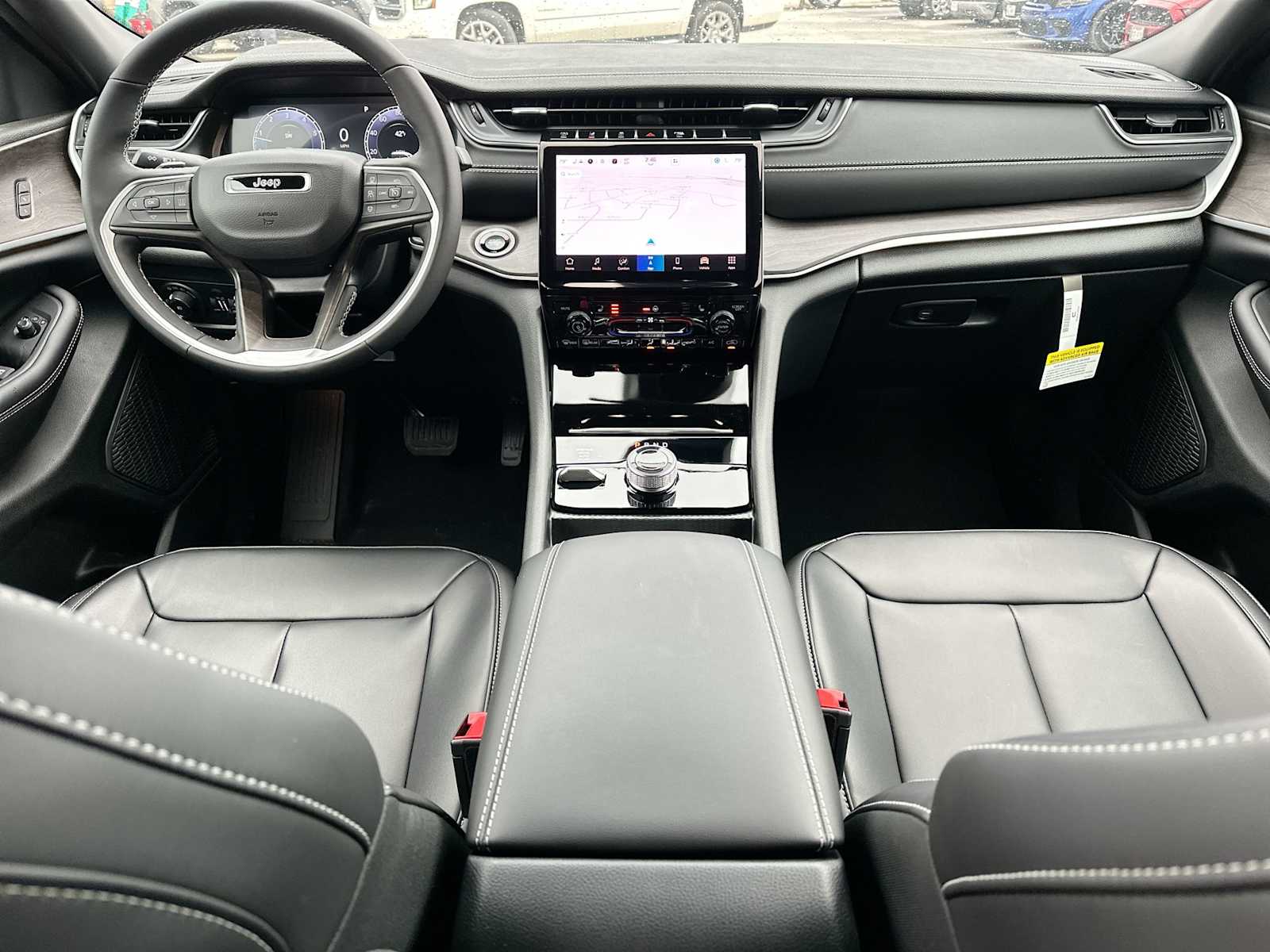 Thumbnail: 2025 Jeep Grand Cherokee - 25