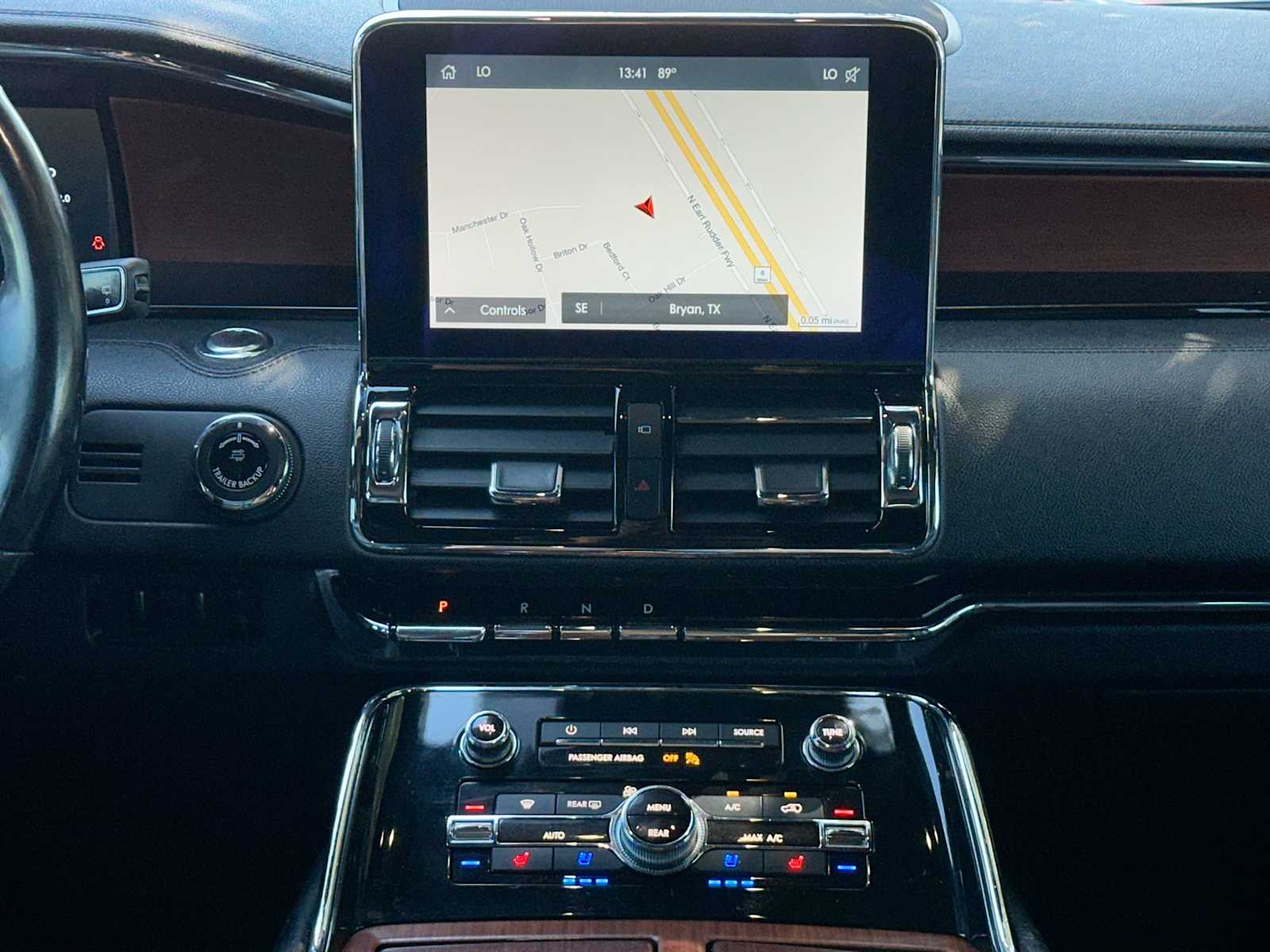 Thumbnail: 2020 Lincoln Navigator L - 26