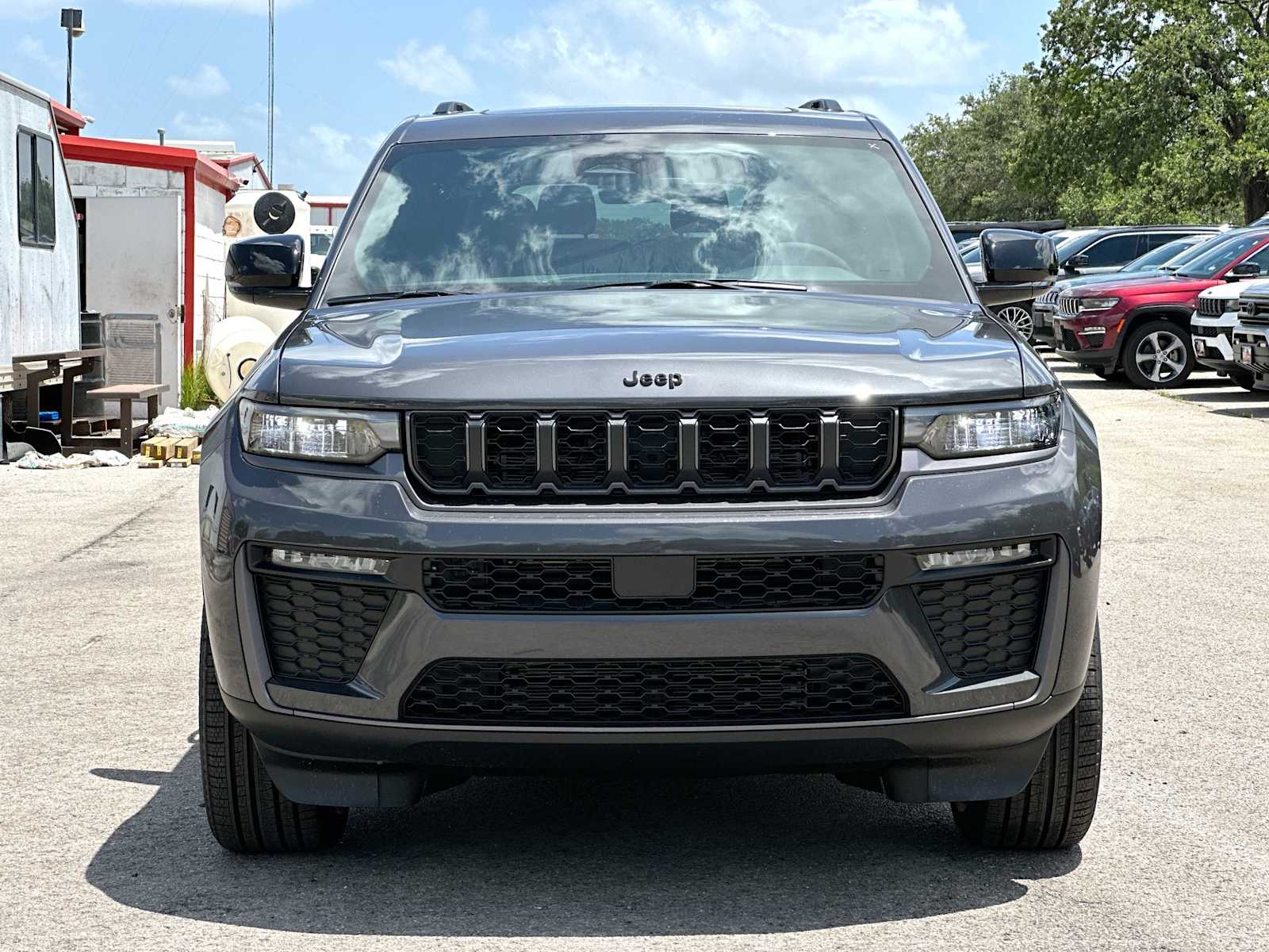 Thumbnail: 2026 Jeep Grand Cherokee - 10