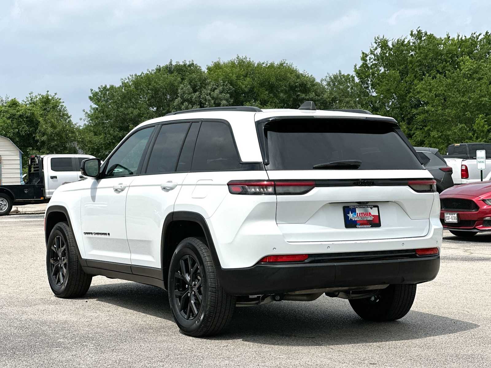 Thumbnail: 2024 Jeep Grand Cherokee - 13