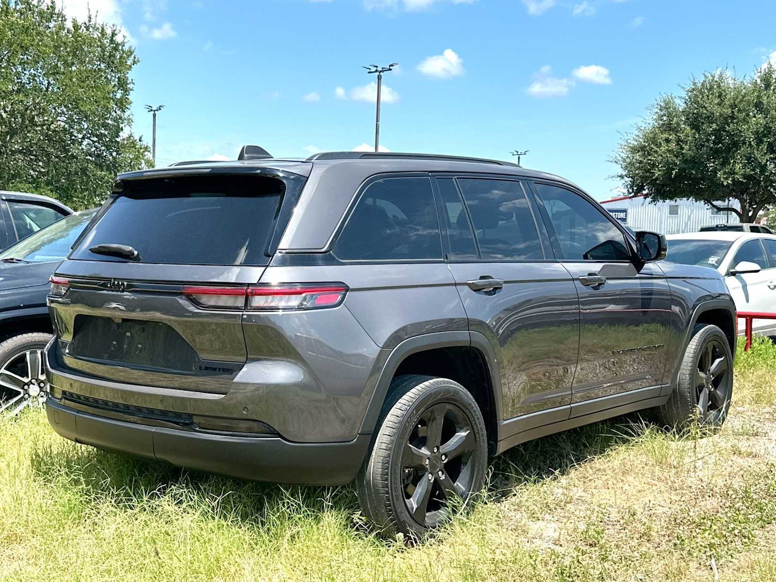 Thumbnail: 2023 Jeep Grand Cherokee - 3