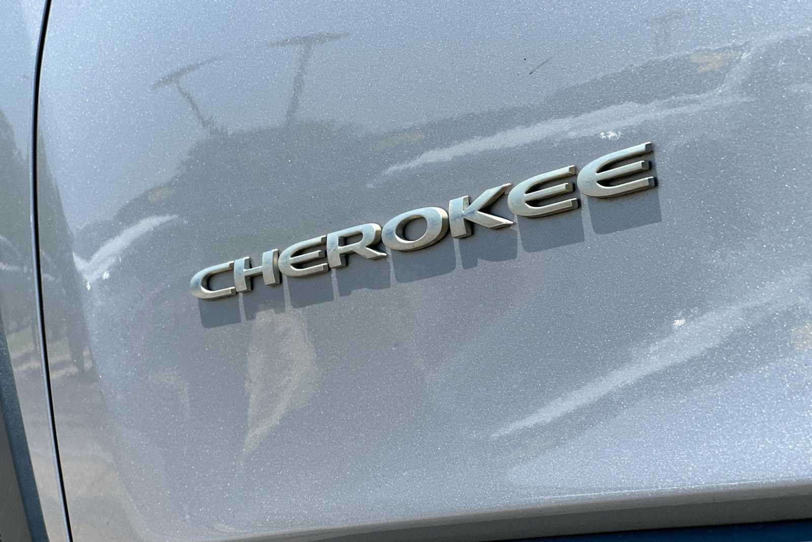 Thumbnail: 2018 Jeep Cherokee - 15