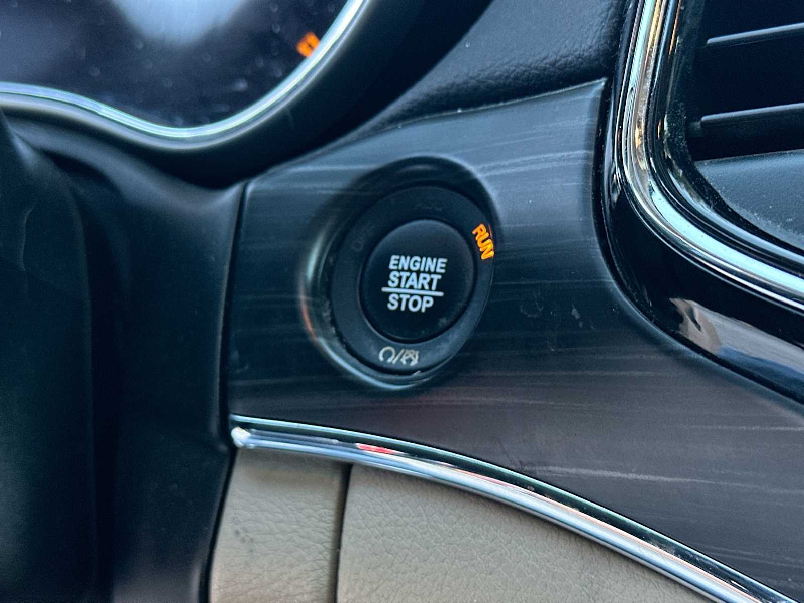 Thumbnail: 2020 Jeep Grand Cherokee - 28