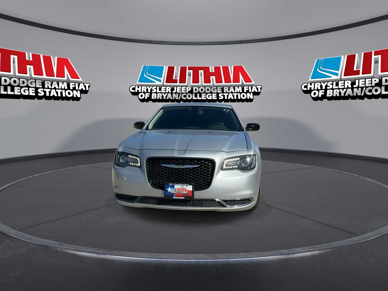 Thumbnail: 2020 Chrysler 300 - 3