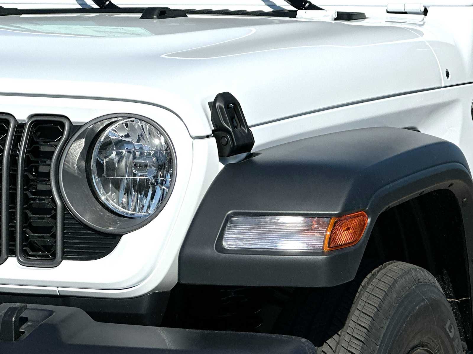 Thumbnail: 2026 Jeep Gladiator - 16