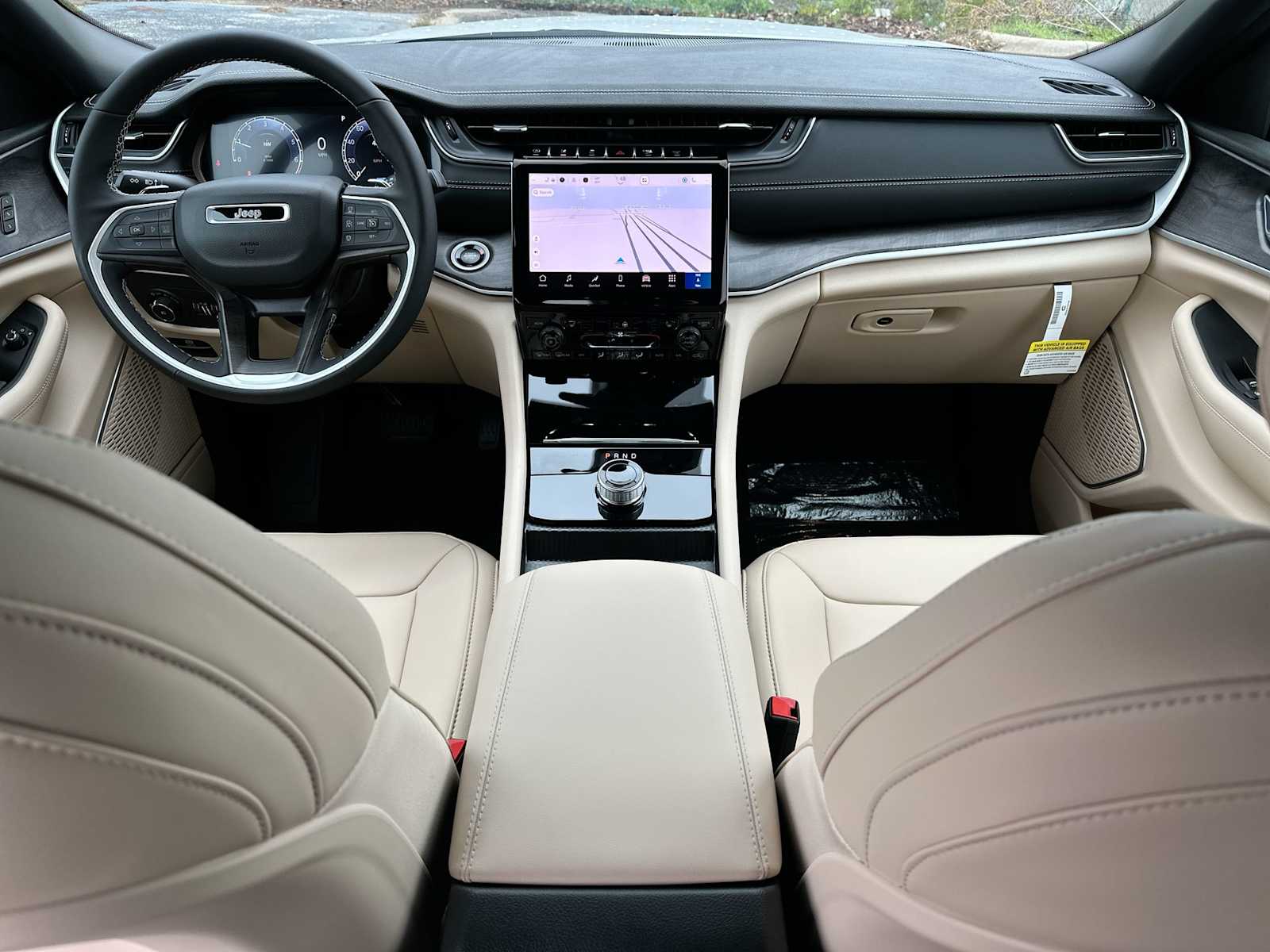 Thumbnail: 2025 Jeep Grand Cherokee - 25