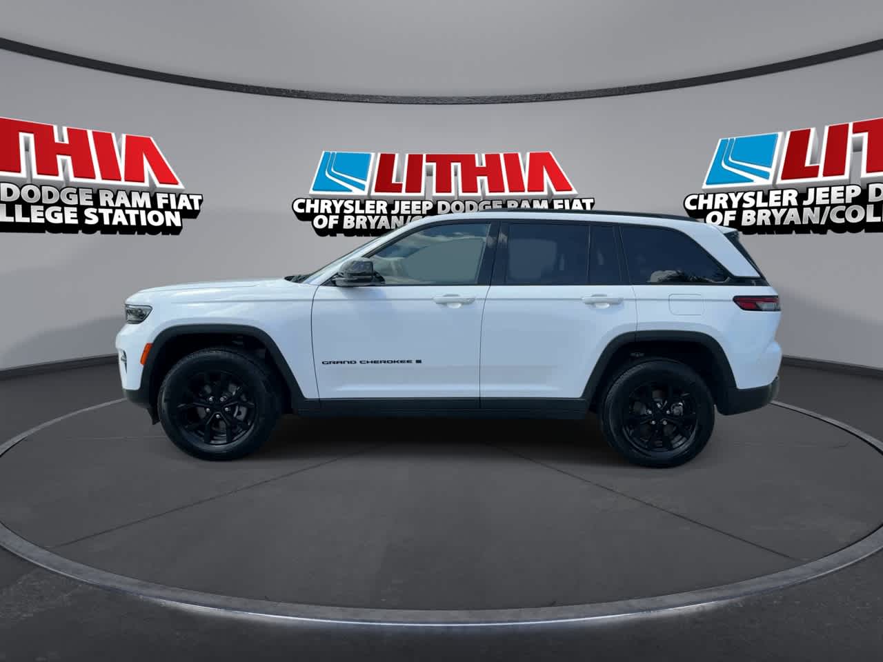 Thumbnail: 2025 Jeep Grand Cherokee - 5
