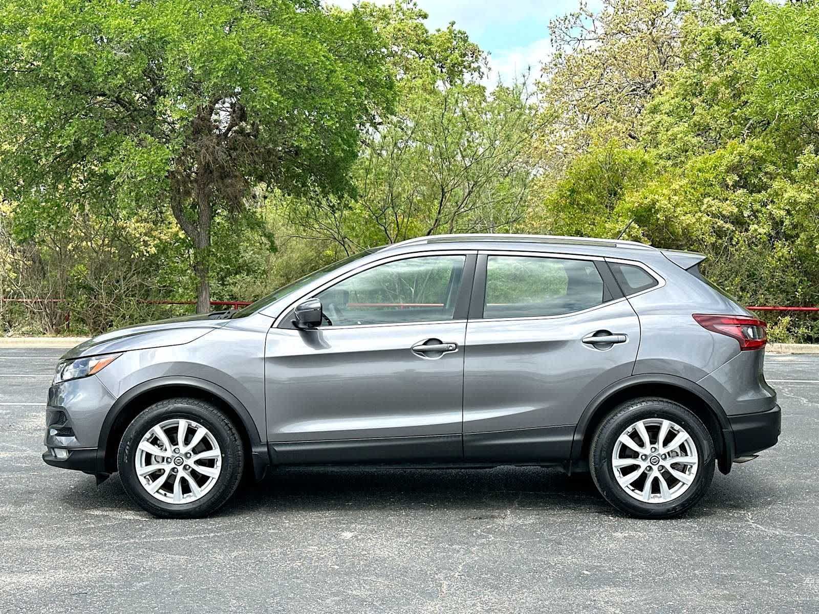 Thumbnail: 2022 Nissan Rogue Sport - 12