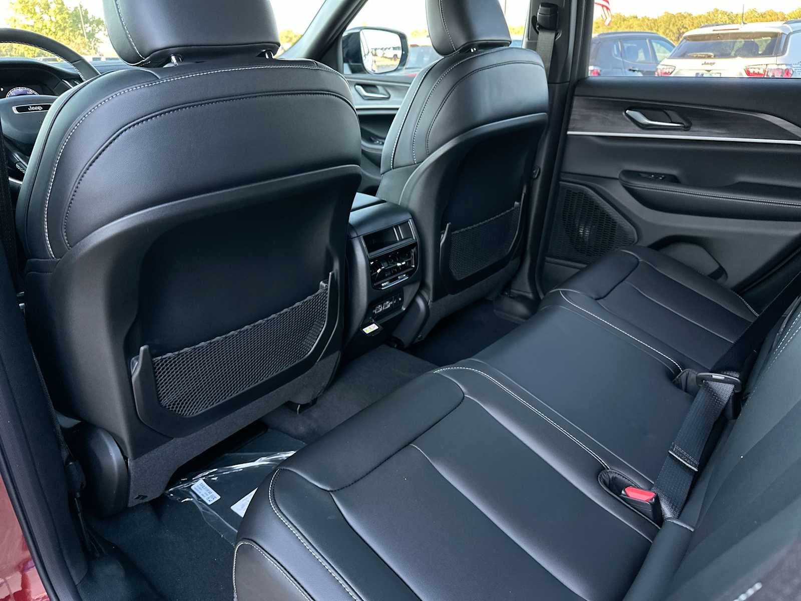 Thumbnail: 2025 Jeep Grand Cherokee - 24