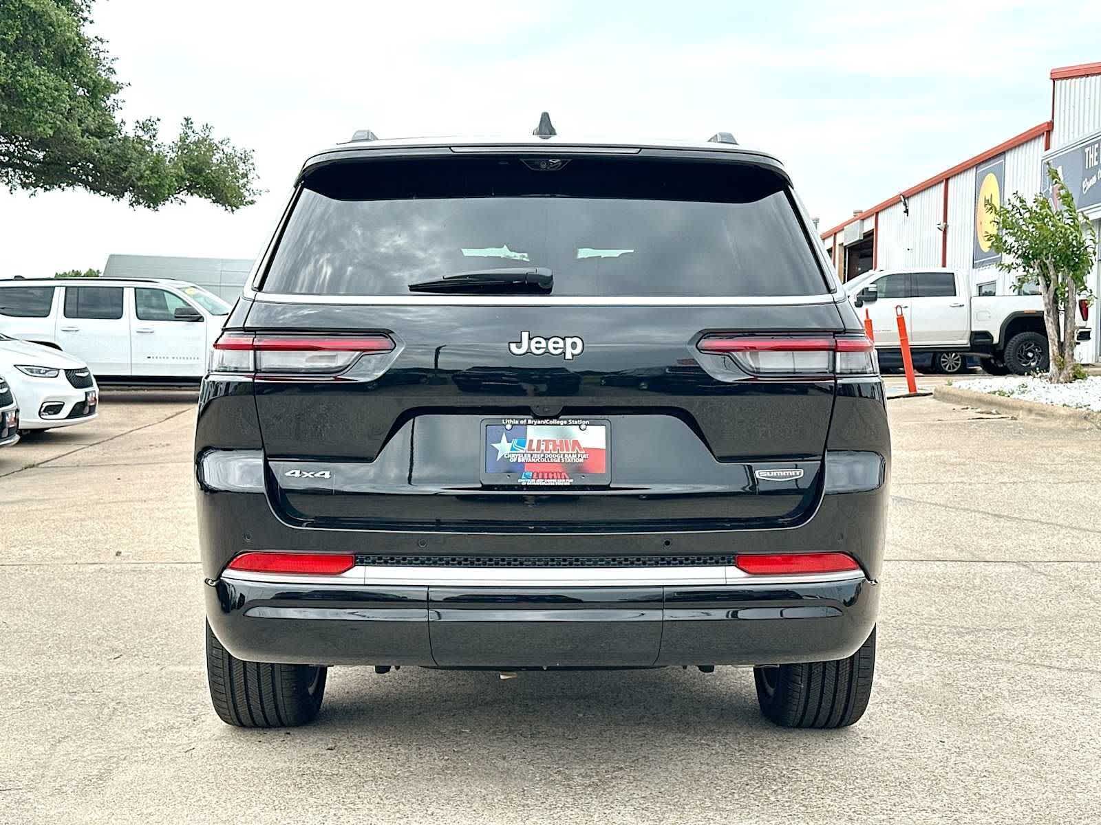 Thumbnail: 2026 Jeep Grand Cherokee - 14