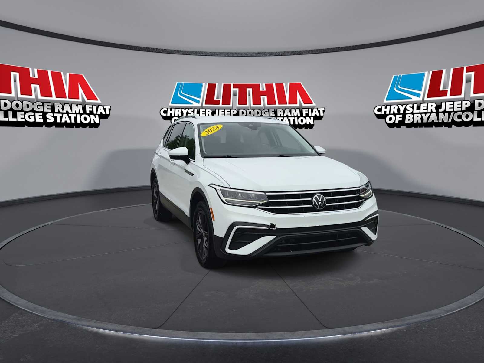 Thumbnail: 2024 Volkswagen Tiguan - 2