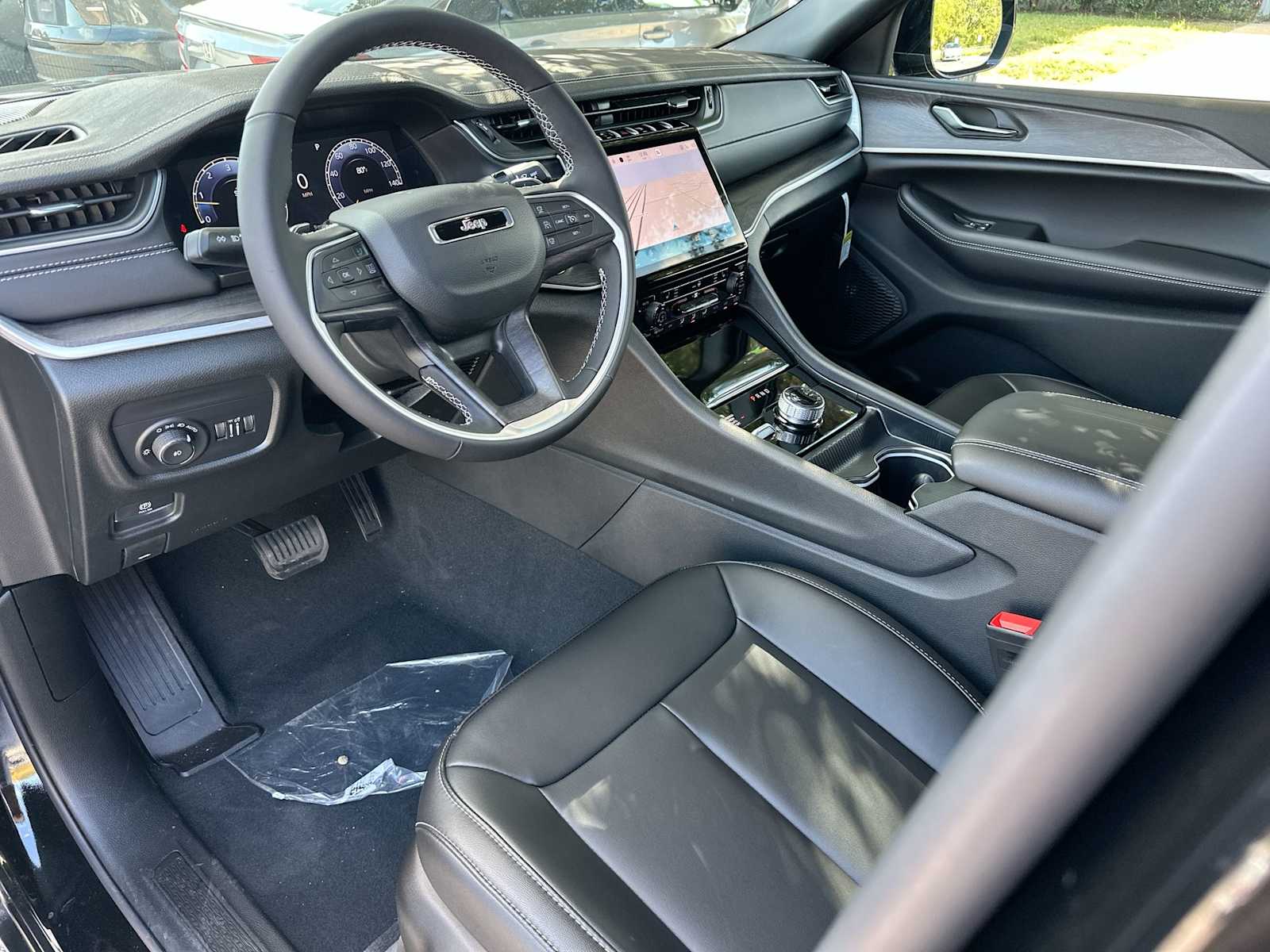 Thumbnail: 2025 Jeep Grand Cherokee - 18