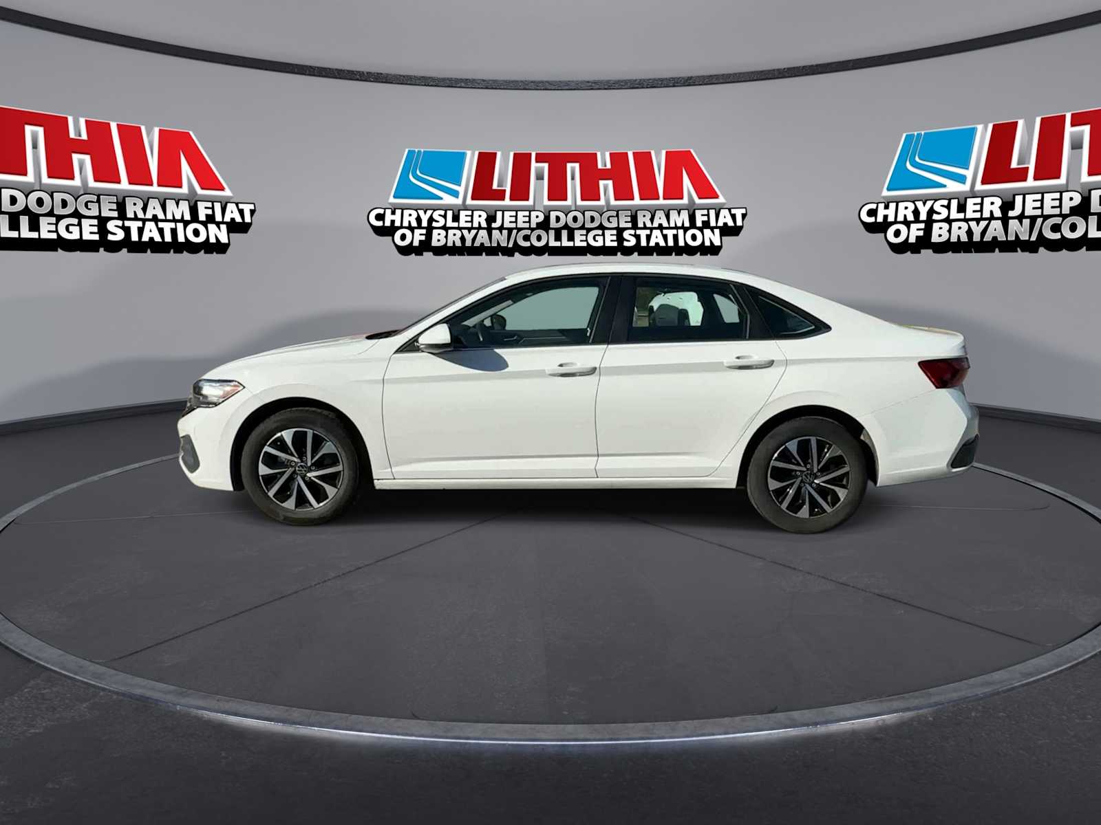 Thumbnail: 2024 Volkswagen Jetta - 5