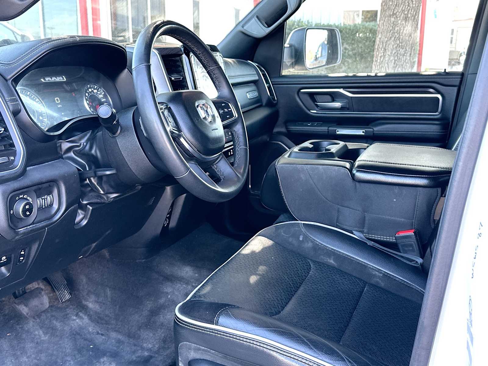 Thumbnail: 2025 RAM 1500 - 18