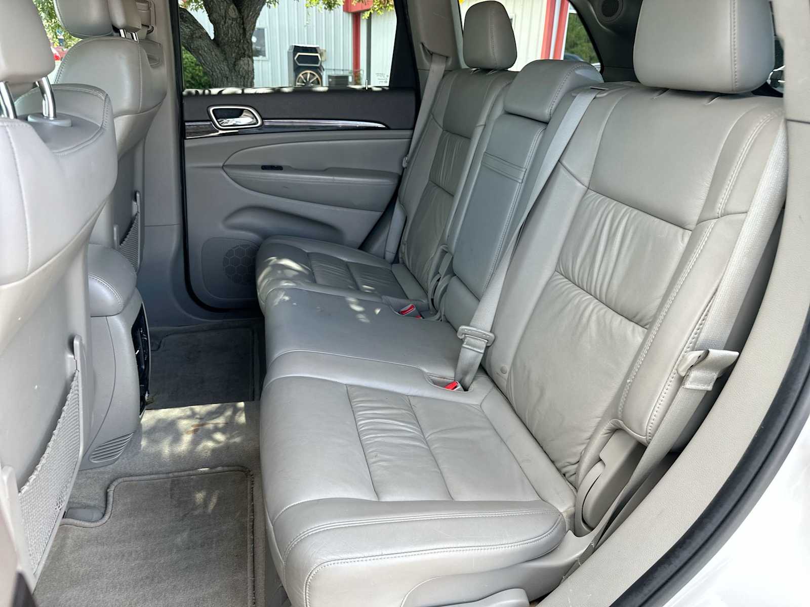 Thumbnail: 2012 Jeep Grand Cherokee - 23