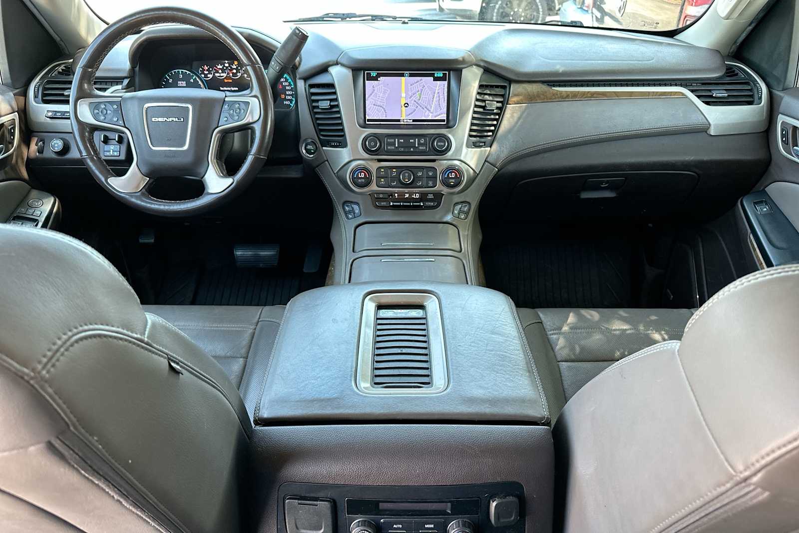 2018 GMC Yukon XL Denali 25
