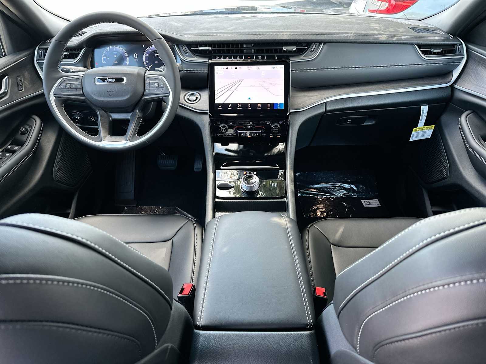 Thumbnail: 2025 Jeep Grand Cherokee - 25