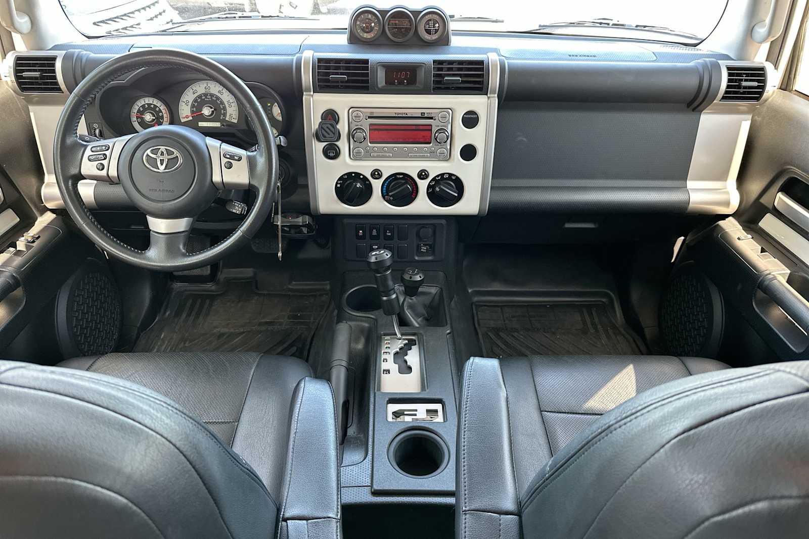 2013 Toyota FJ Cruiser Base 25