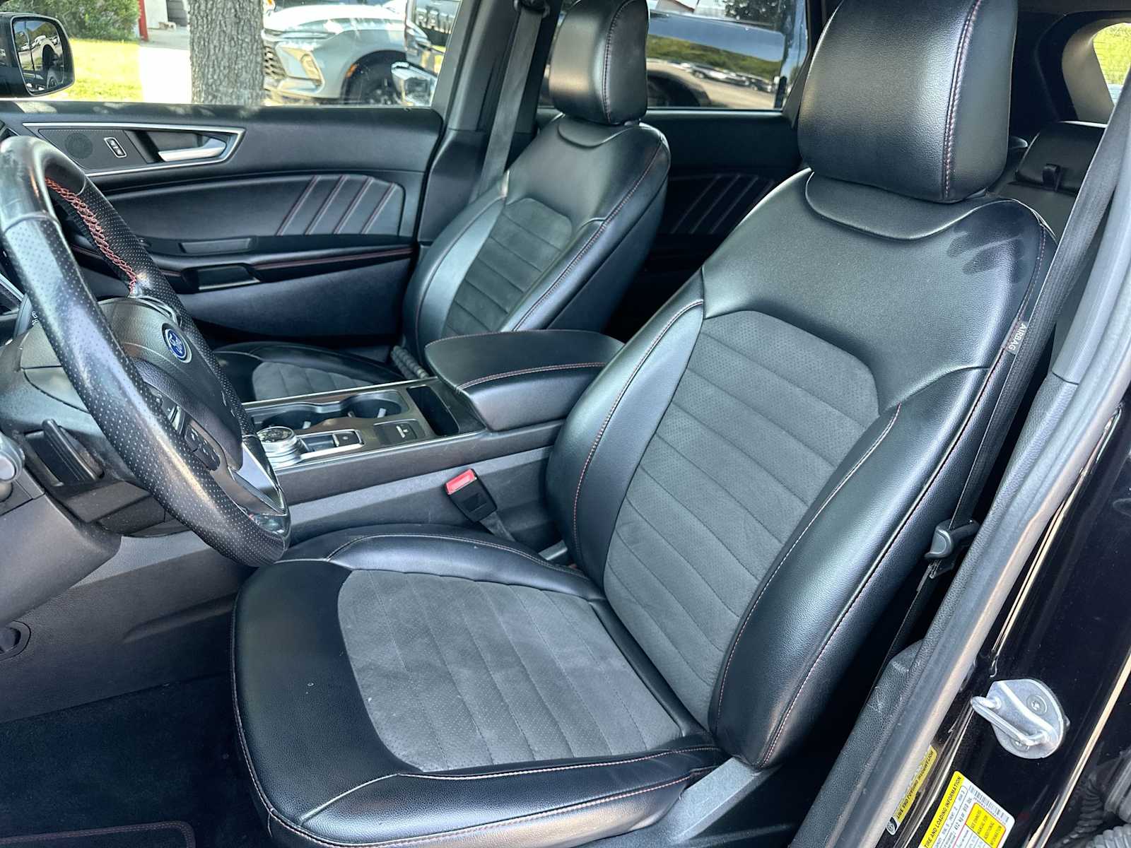 Thumbnail: 2022 Ford Edge - 17