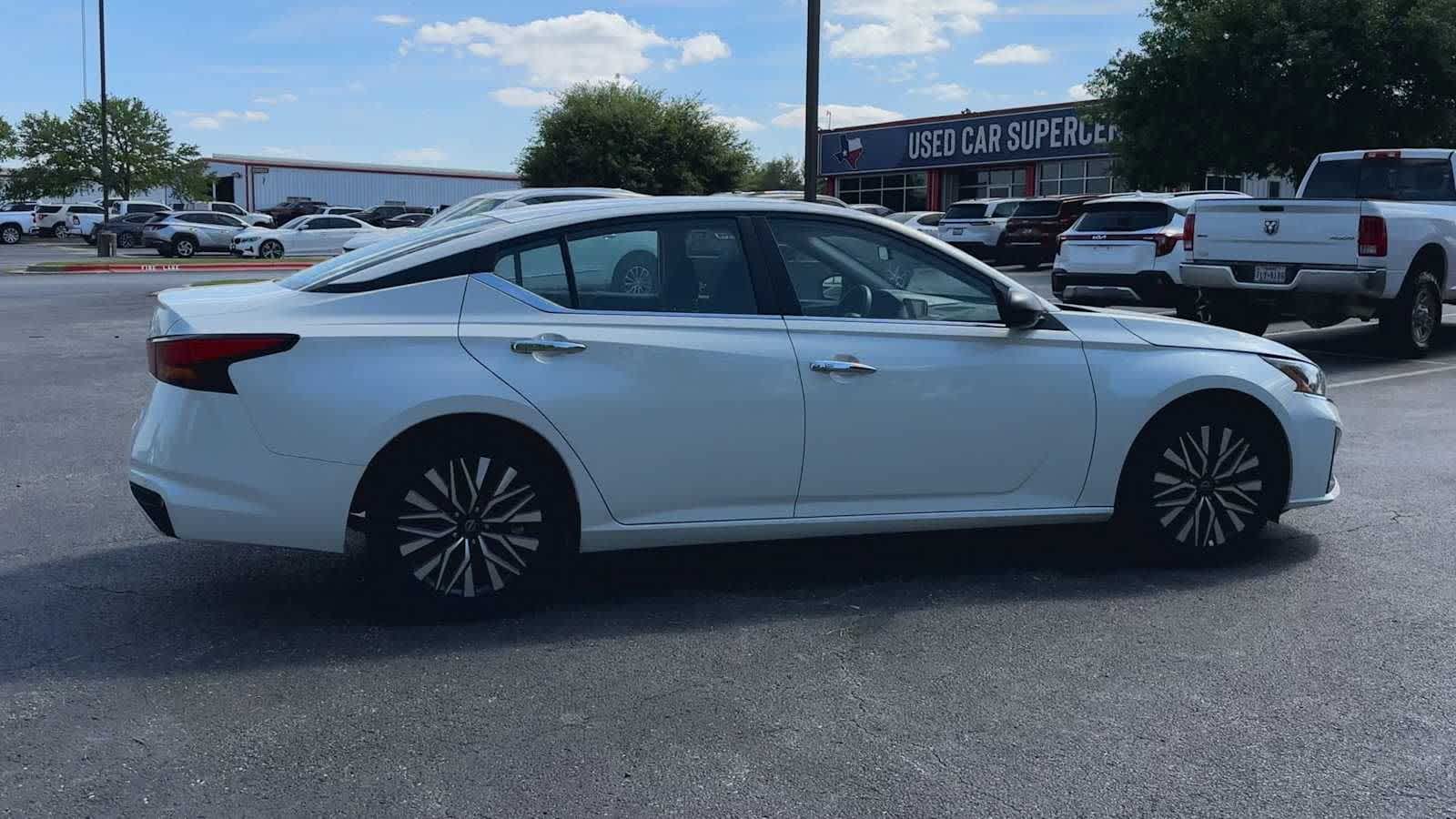 Thumbnail: 2025 Nissan Altima - 9