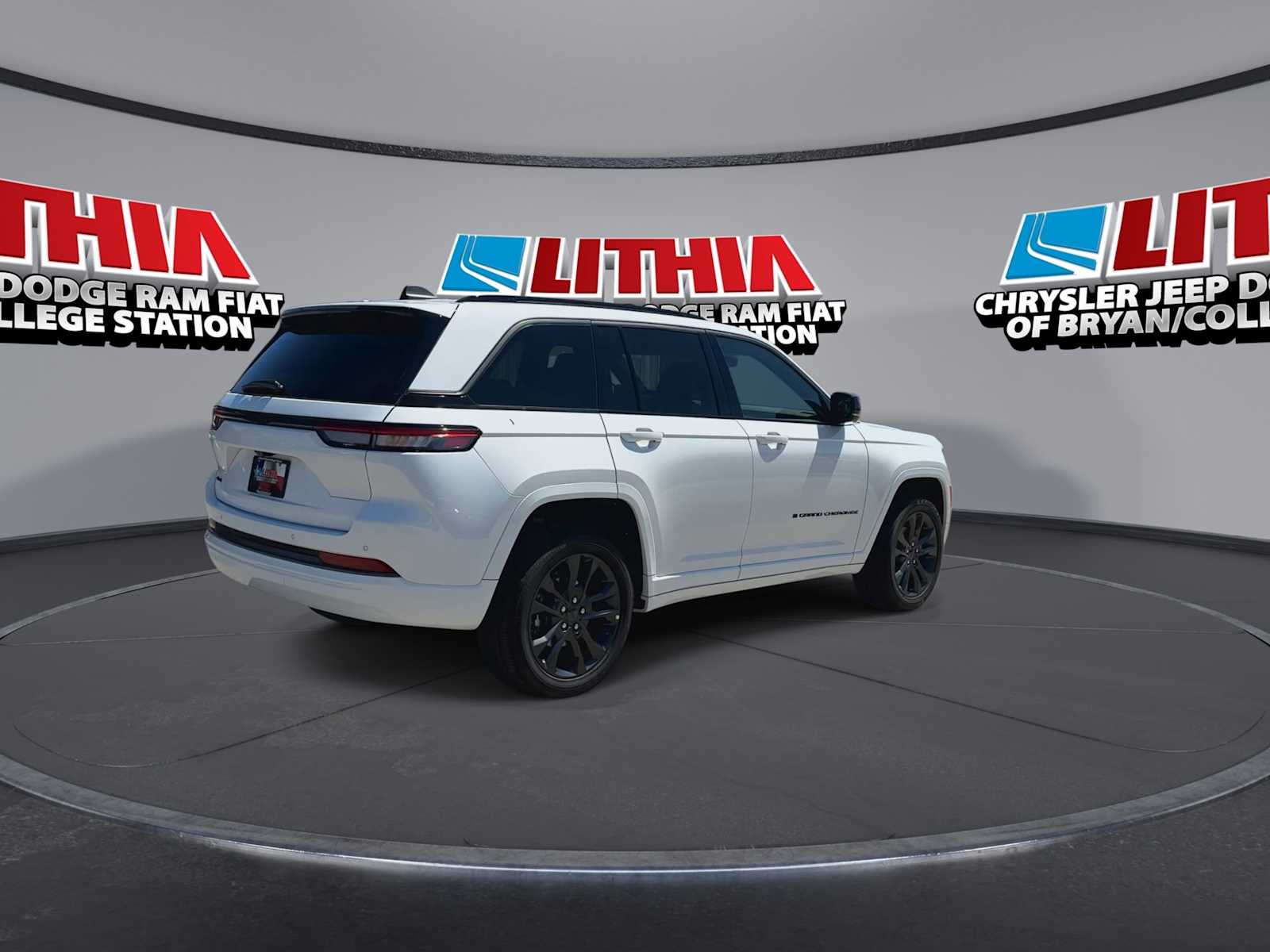Thumbnail: 2026 Jeep Grand Cherokee - 8