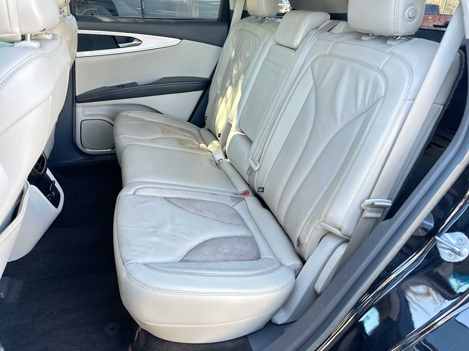 Thumbnail: 2020 Lincoln Nautilus - 23