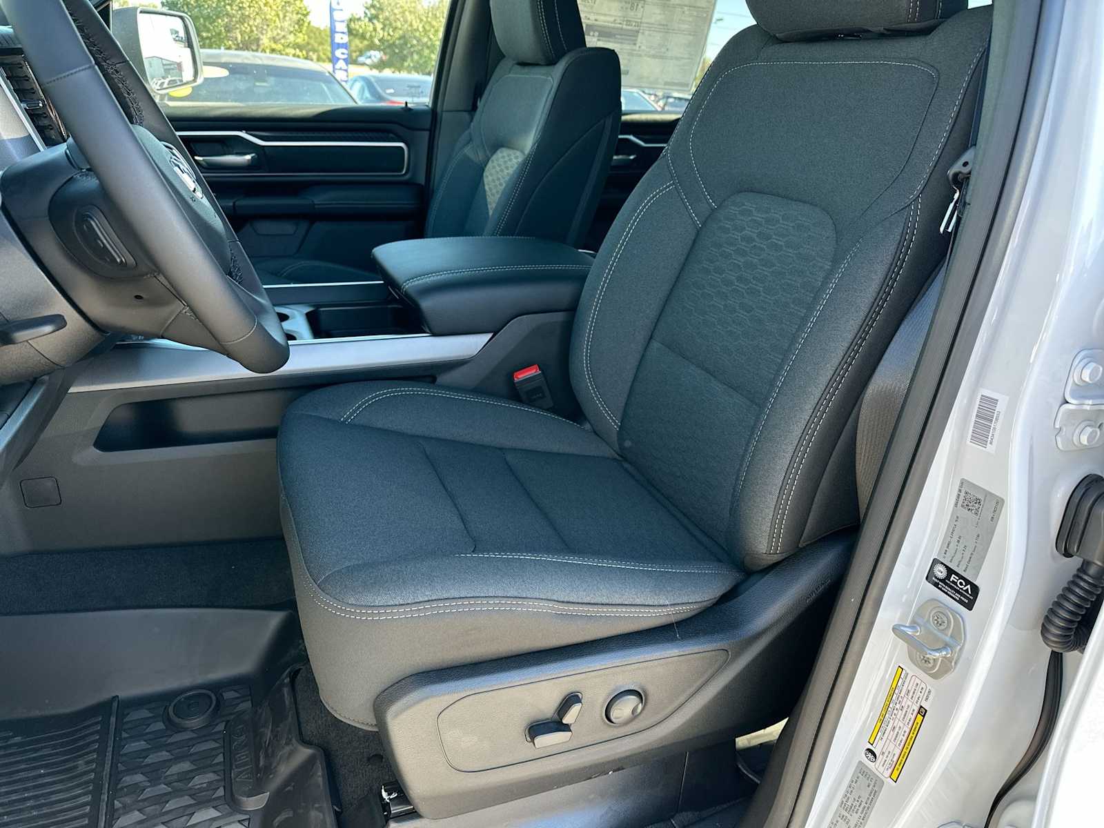 Thumbnail: 2026 RAM 1500 - 17