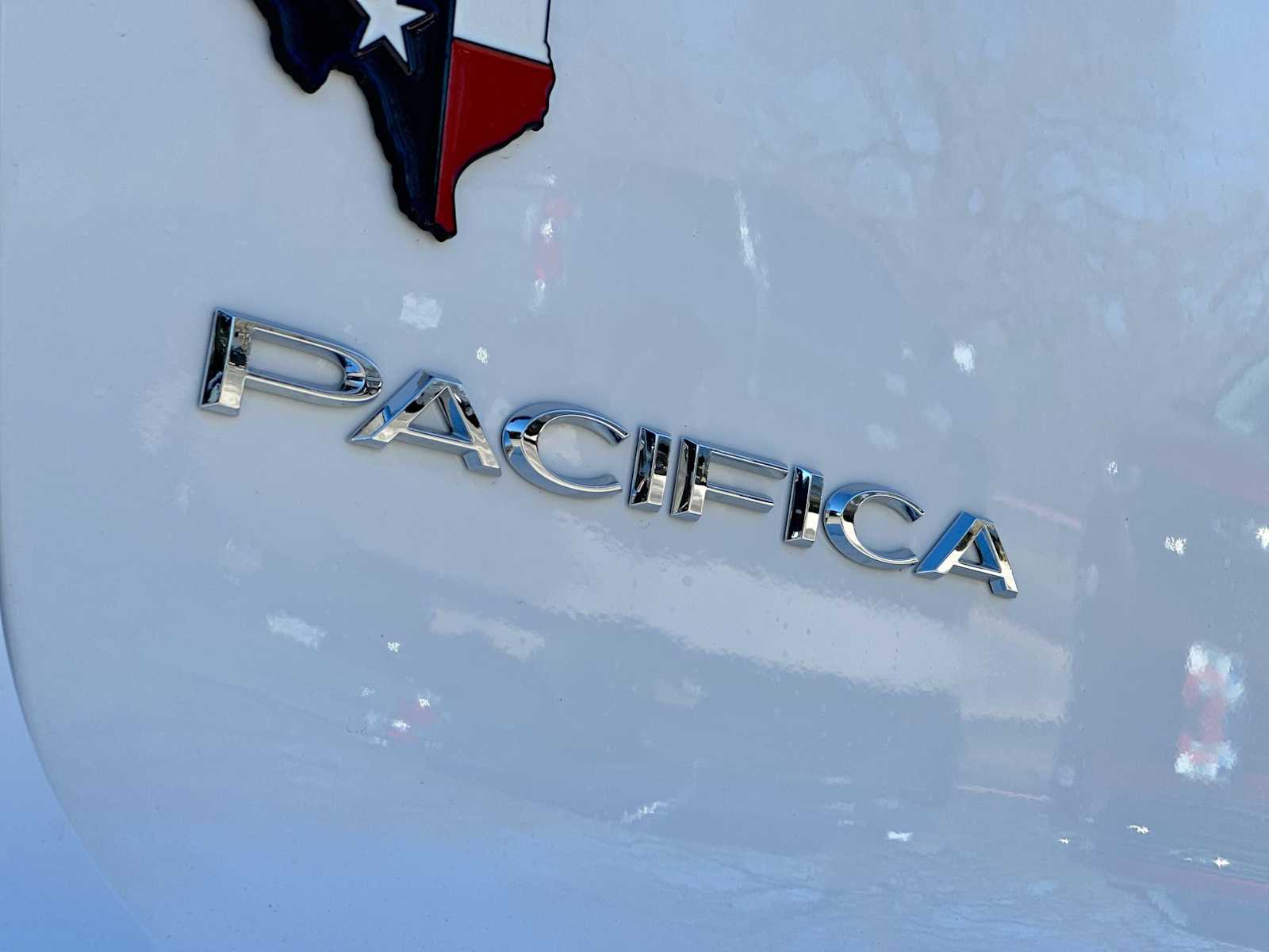 Thumbnail: 2026 Chrysler Pacifica - 15