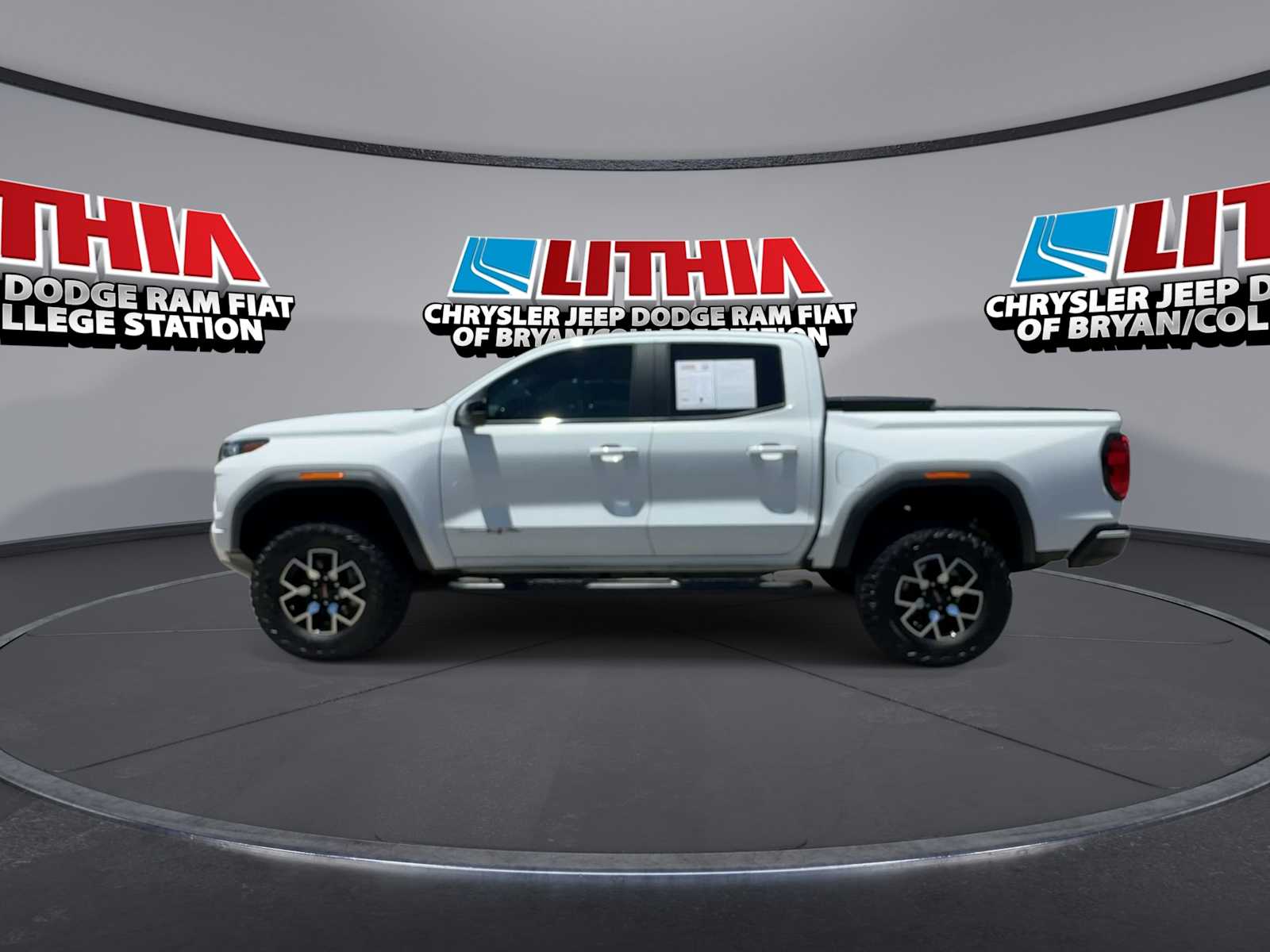 Thumbnail: 2024 GMC Canyon - 4