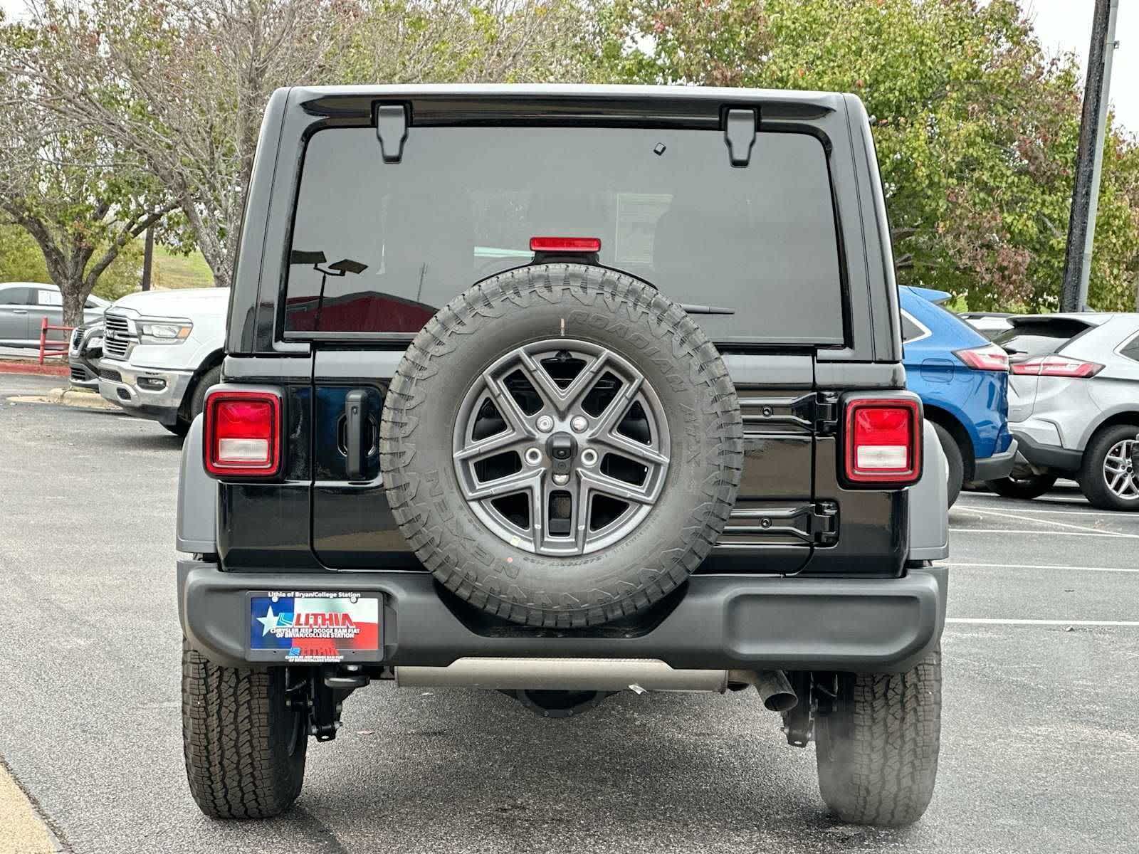 Thumbnail: 2026 Jeep Wrangler - 14