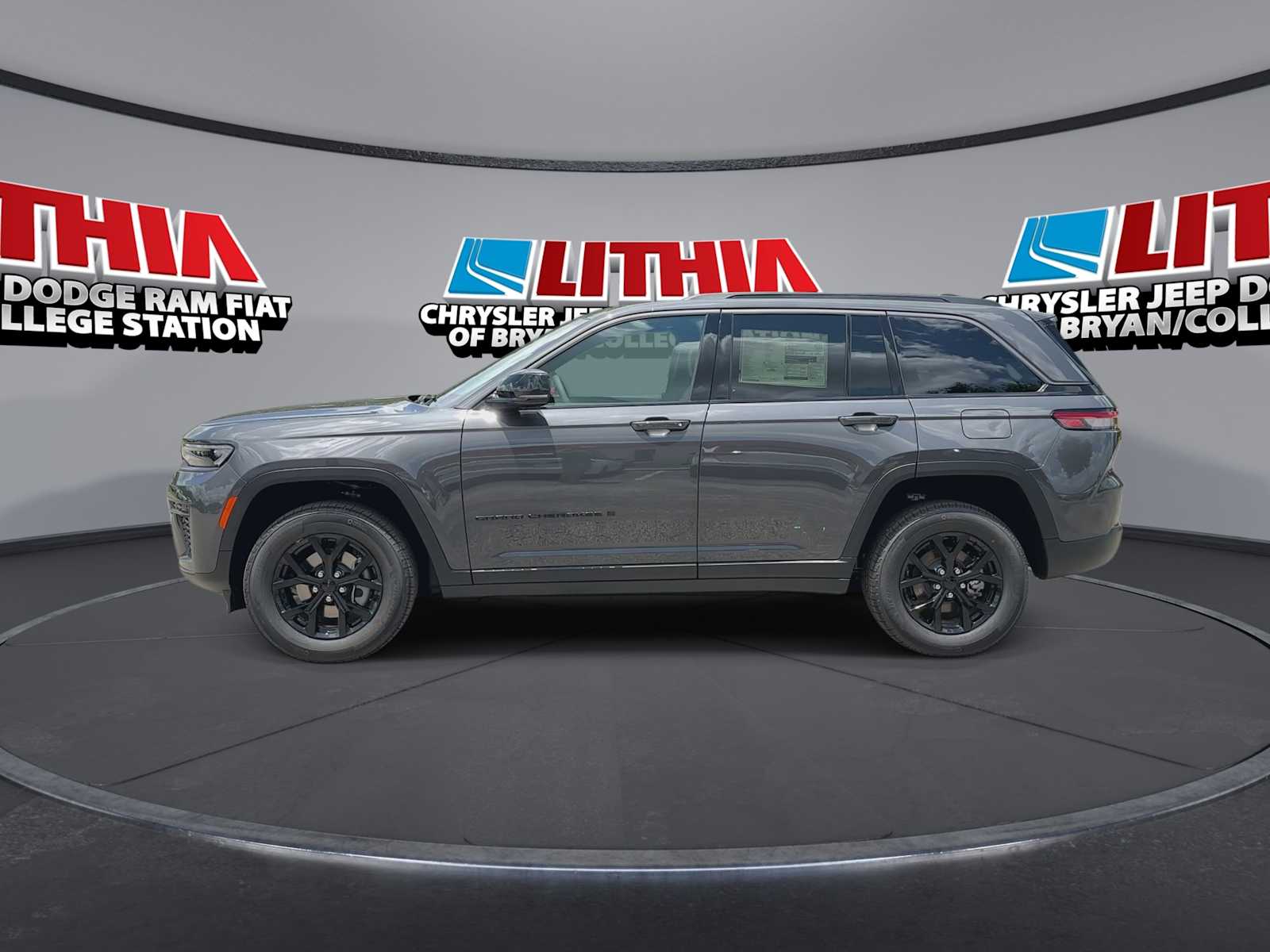 Thumbnail: 2026 Jeep Grand Cherokee - 5