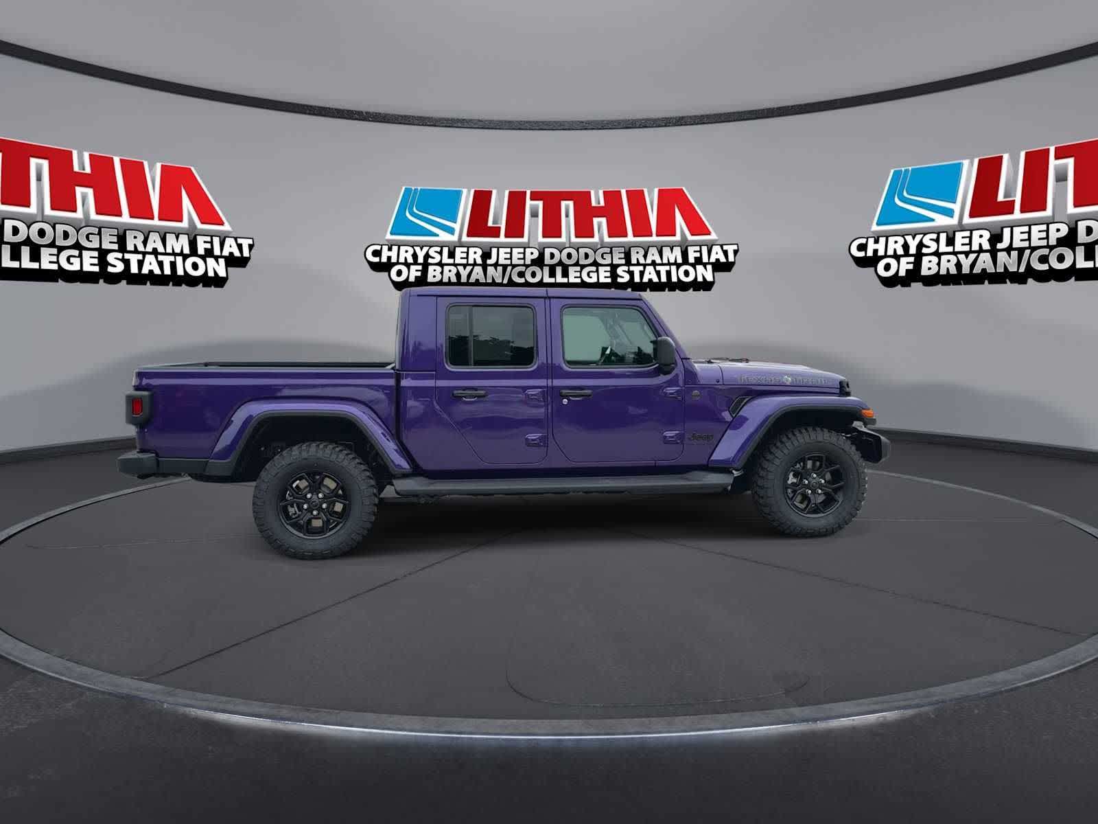 Thumbnail: 2026 Jeep Gladiator - 9
