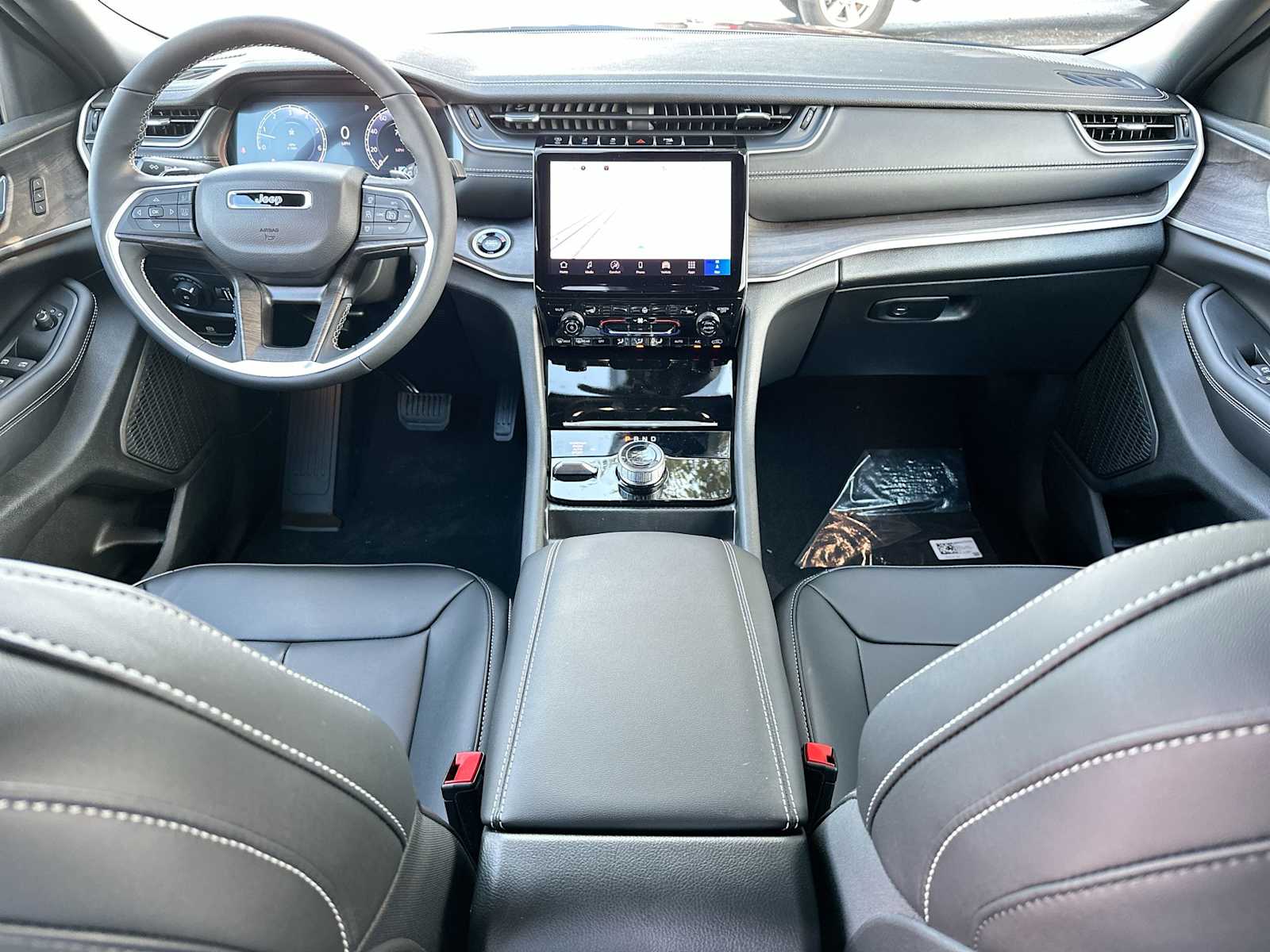 Thumbnail: 2025 Jeep Grand Cherokee - 25