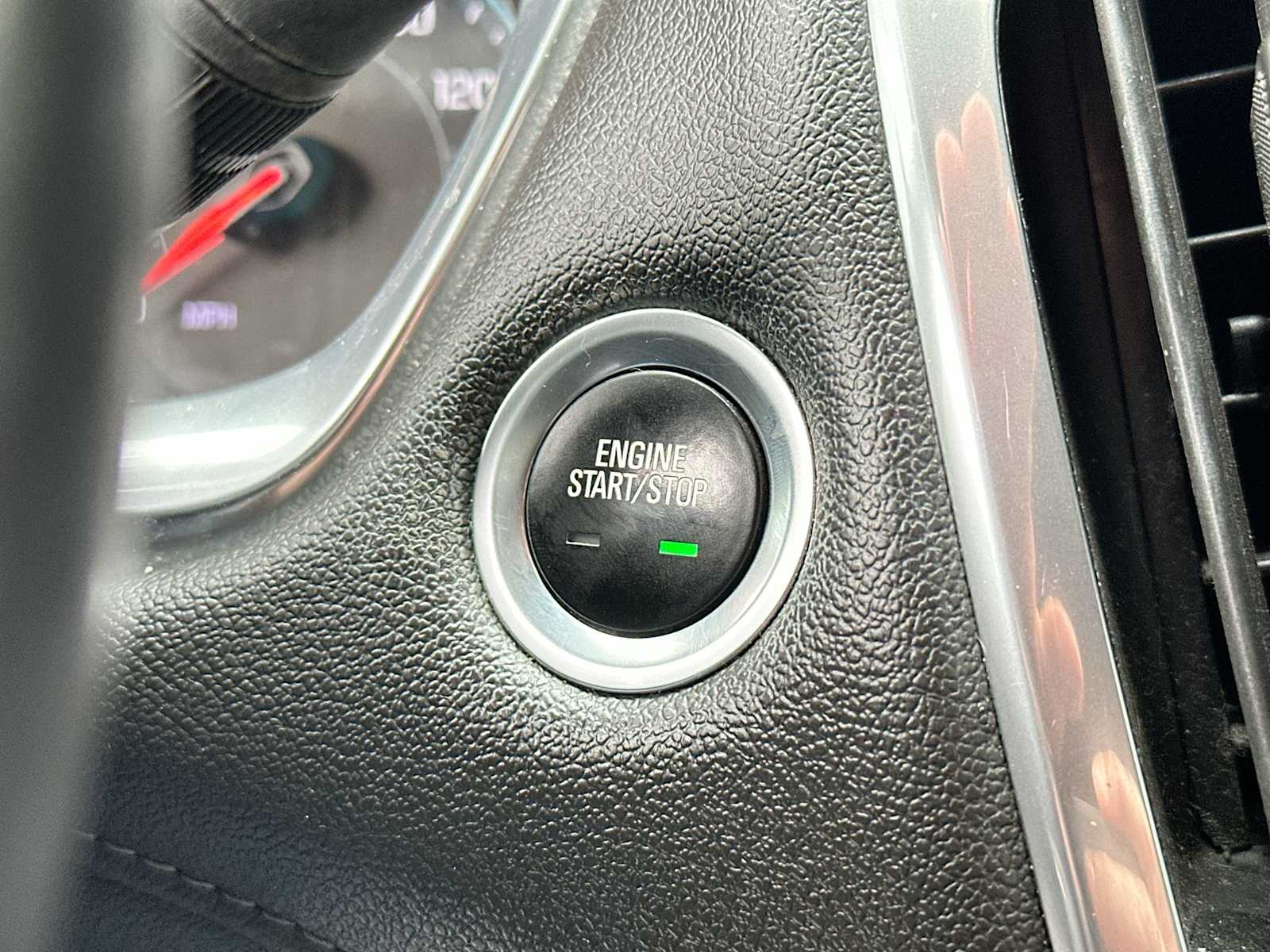 Thumbnail: 2022 Chevrolet Traverse - 28