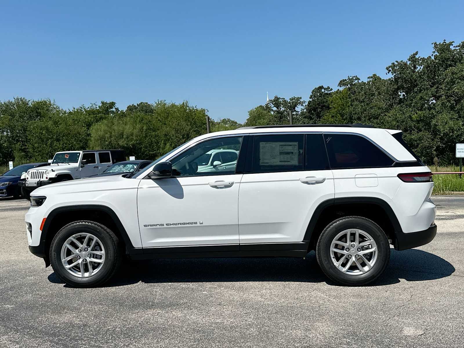 Thumbnail: 2025 Jeep Grand Cherokee - 12