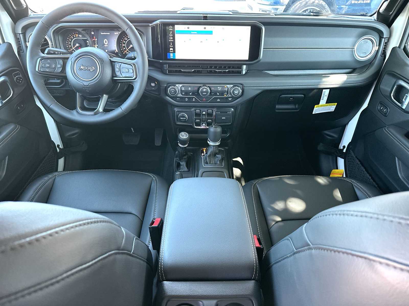 Thumbnail: 2026 Jeep Gladiator - 25