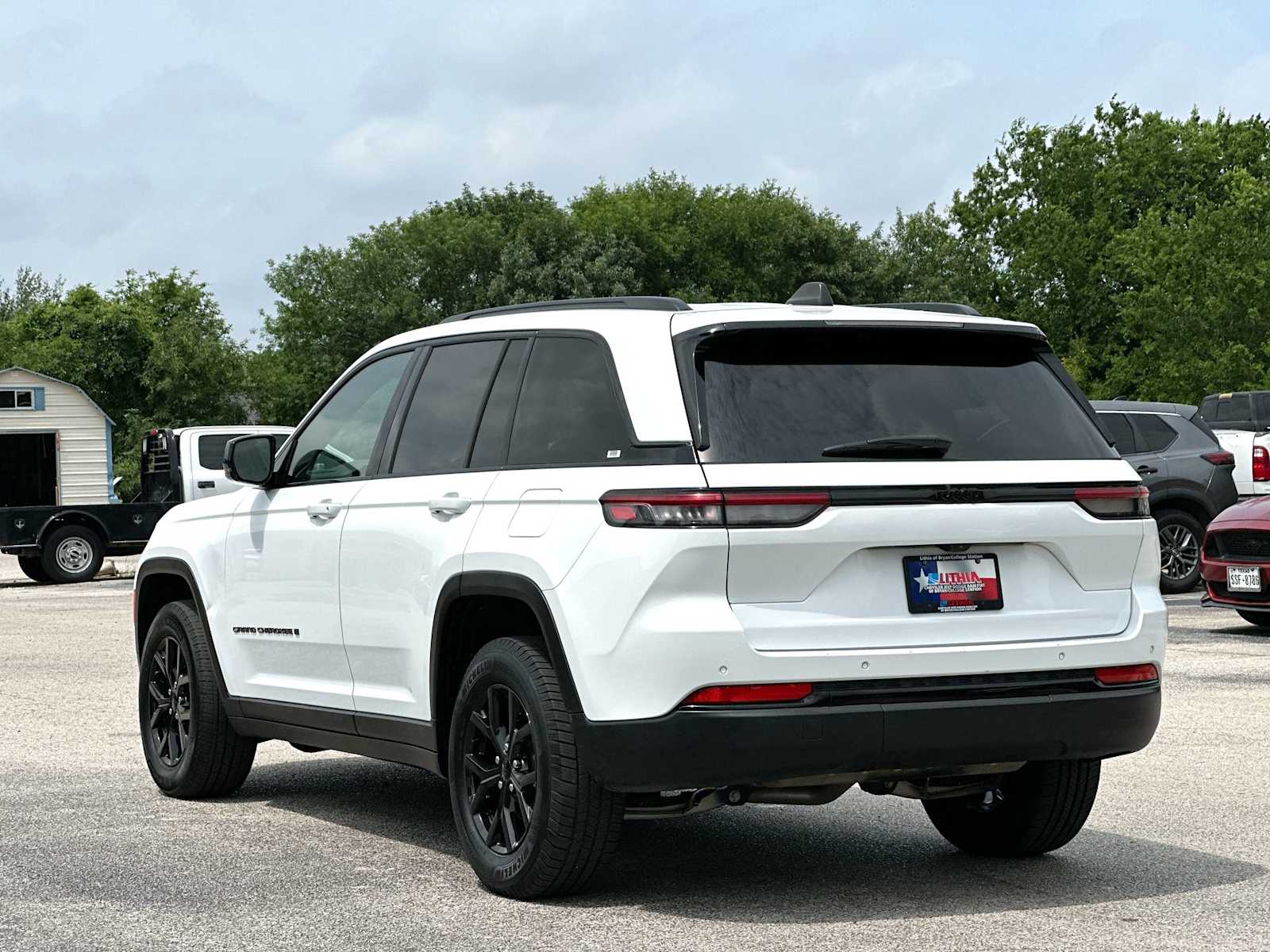 Thumbnail: 2024 Jeep Grand Cherokee - 13