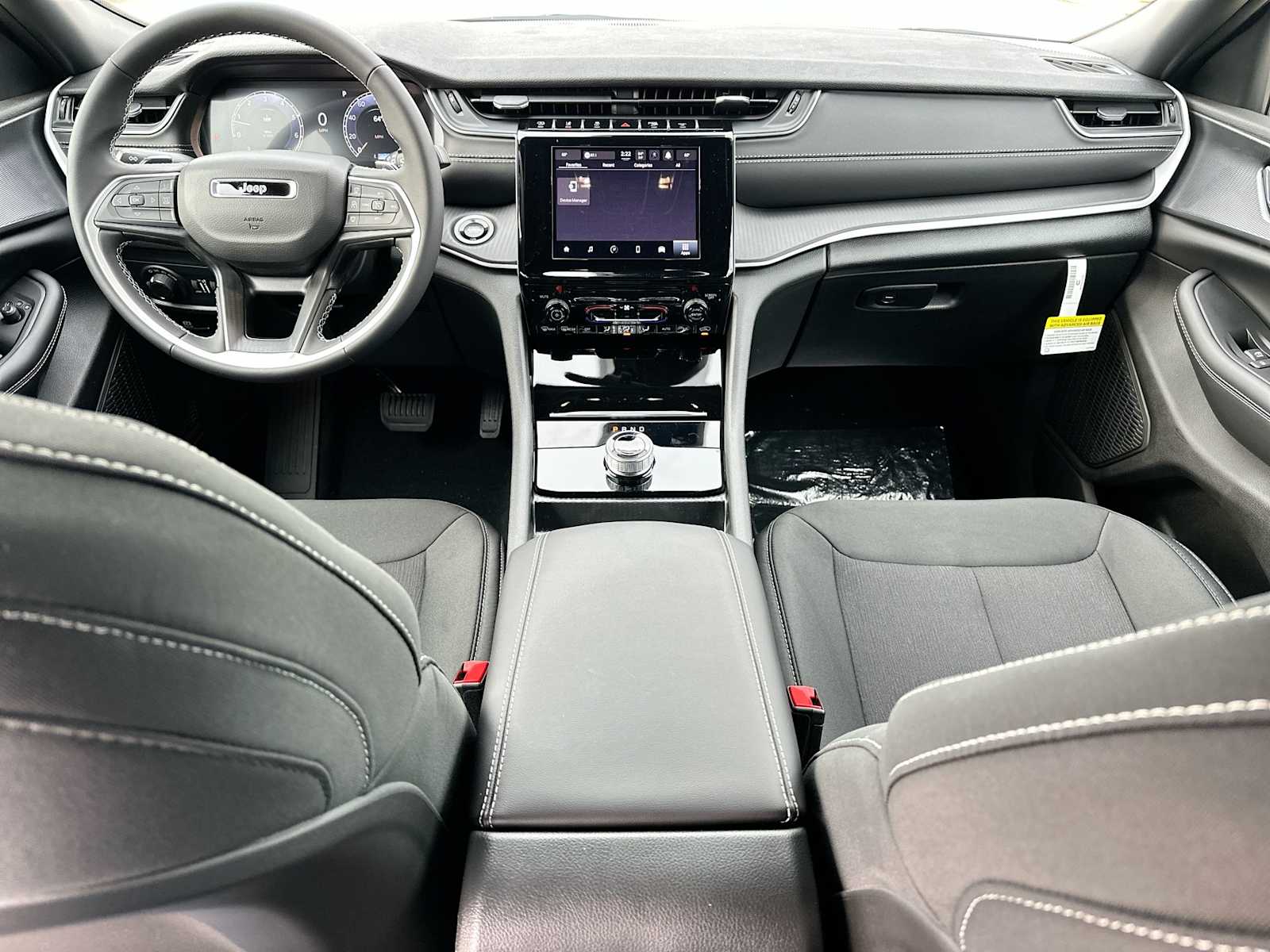 Thumbnail: 2025 Jeep Grand Cherokee - 25