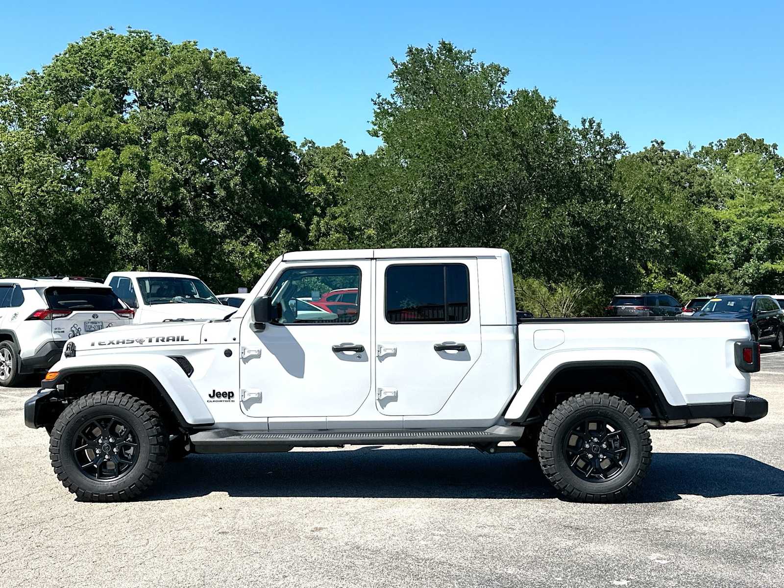 Thumbnail: 2026 Jeep Gladiator - 12