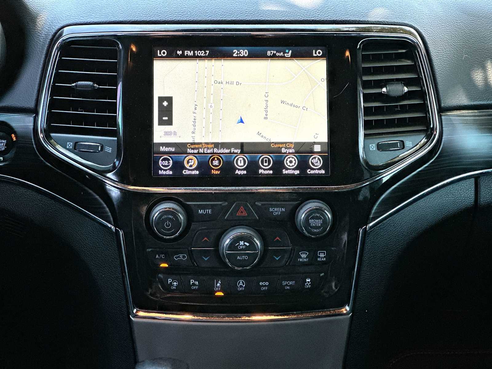 Thumbnail: 2021 Jeep Grand Cherokee - 26