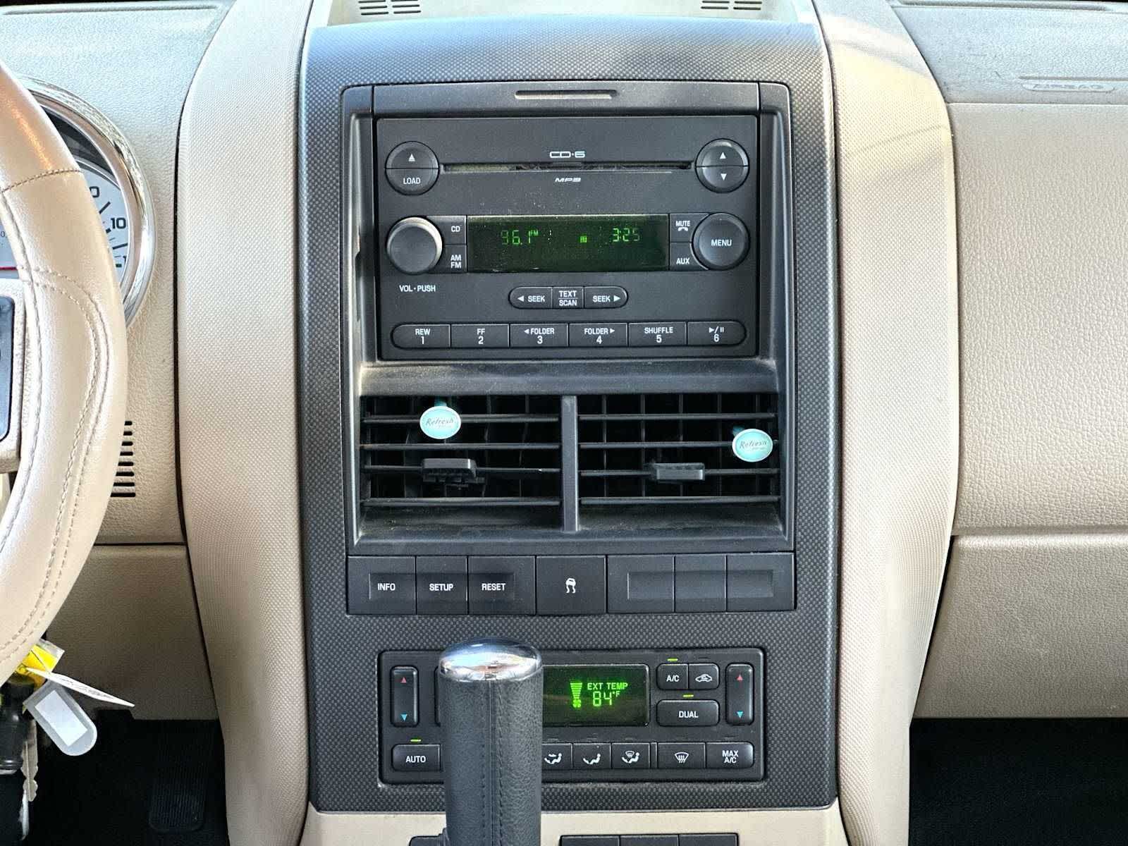 Thumbnail: 2007 Ford Explorer Sport Trac - 26