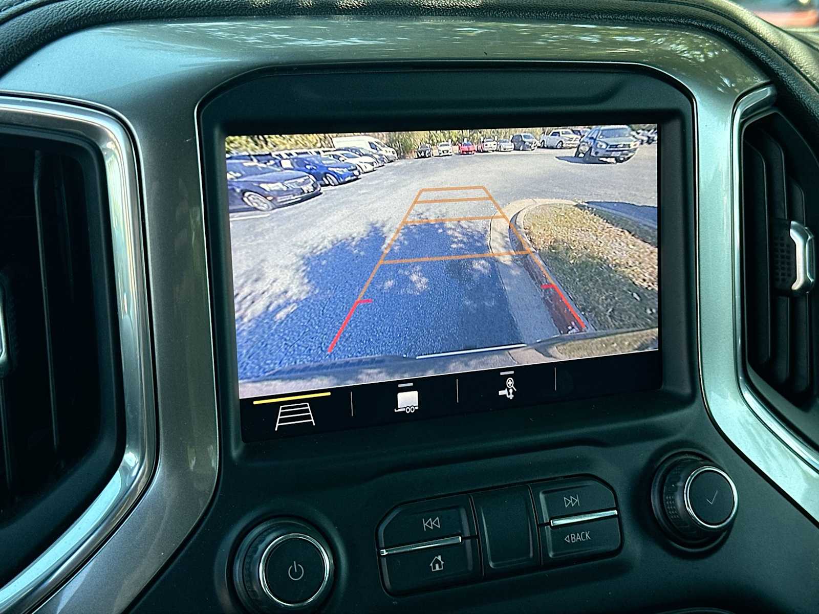 Thumbnail: 2019 Chevrolet Silverado 1500 - 20