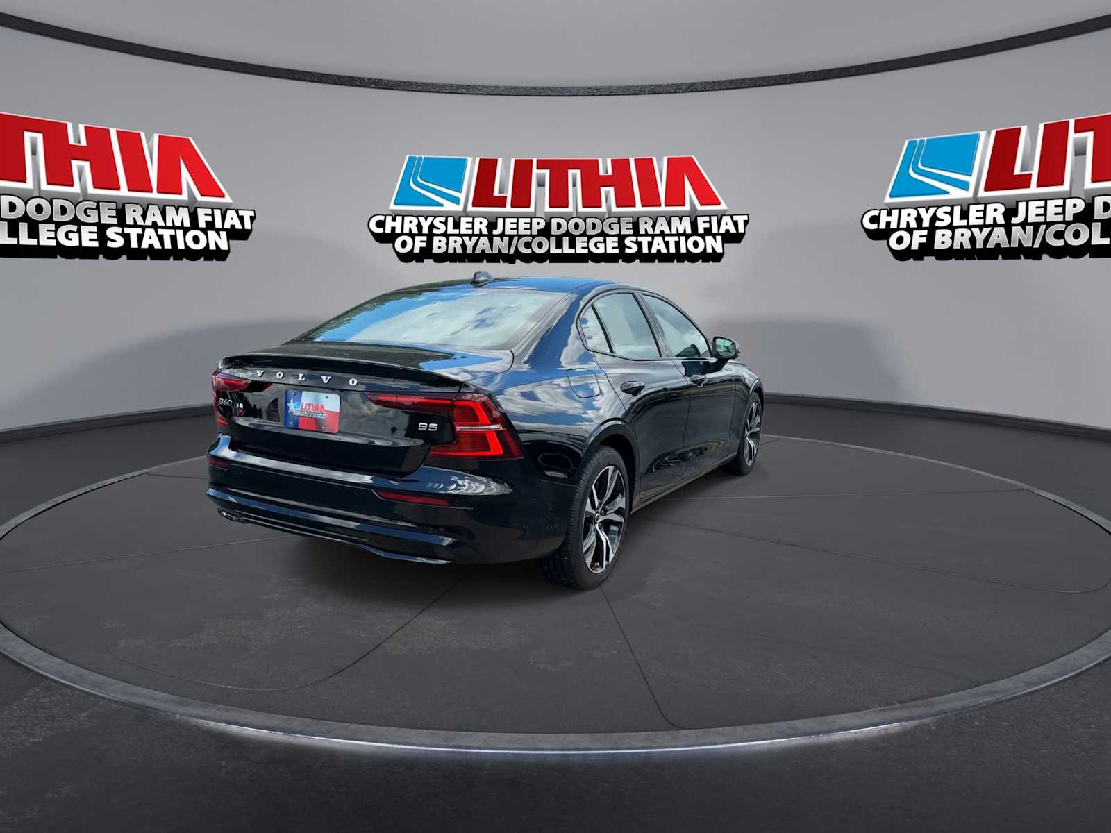 Thumbnail: 2025 Volvo S60 - 7