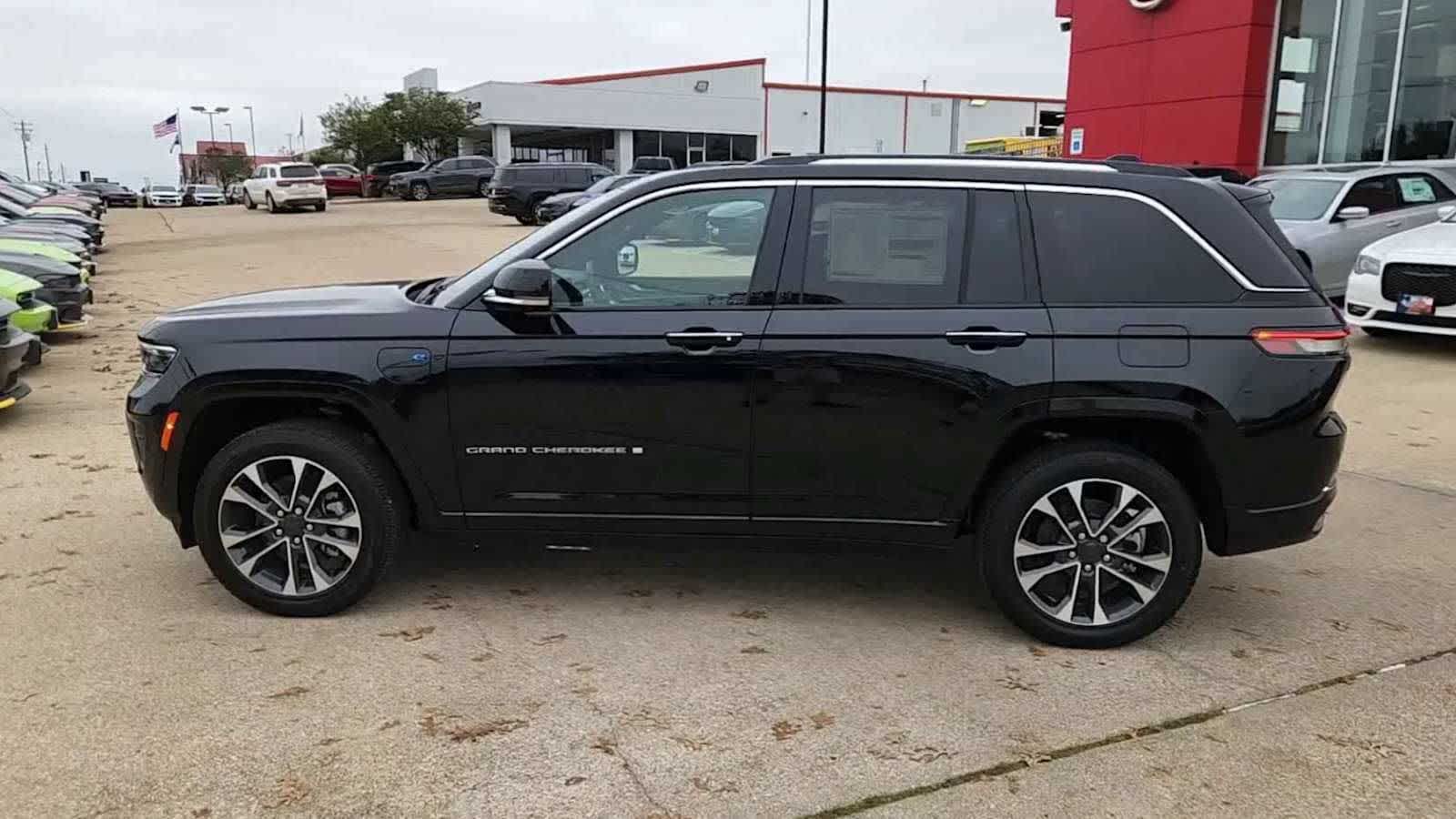 Thumbnail: 2024 Jeep Grand Cherokee - 5