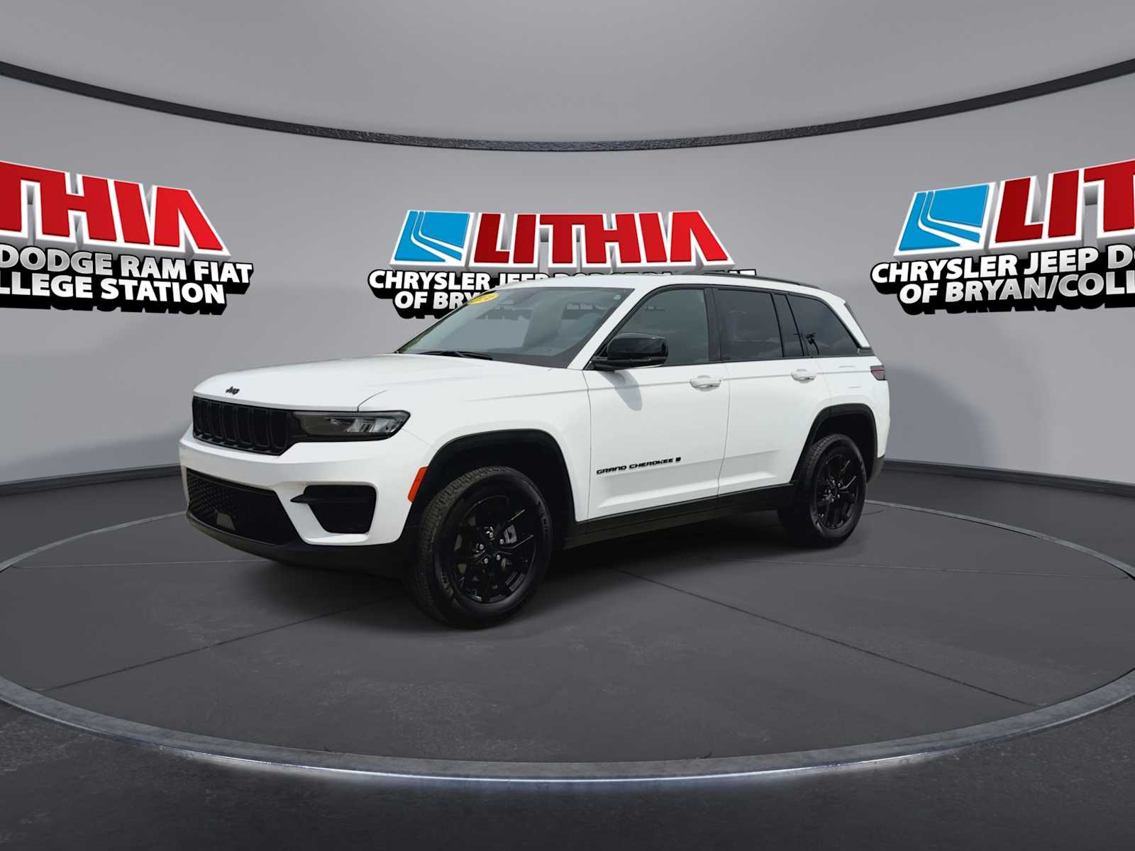 Thumbnail: 2024 Jeep Grand Cherokee - 4