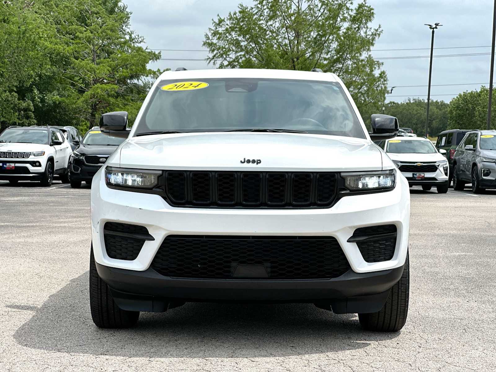 Thumbnail: 2024 Jeep Grand Cherokee - 10