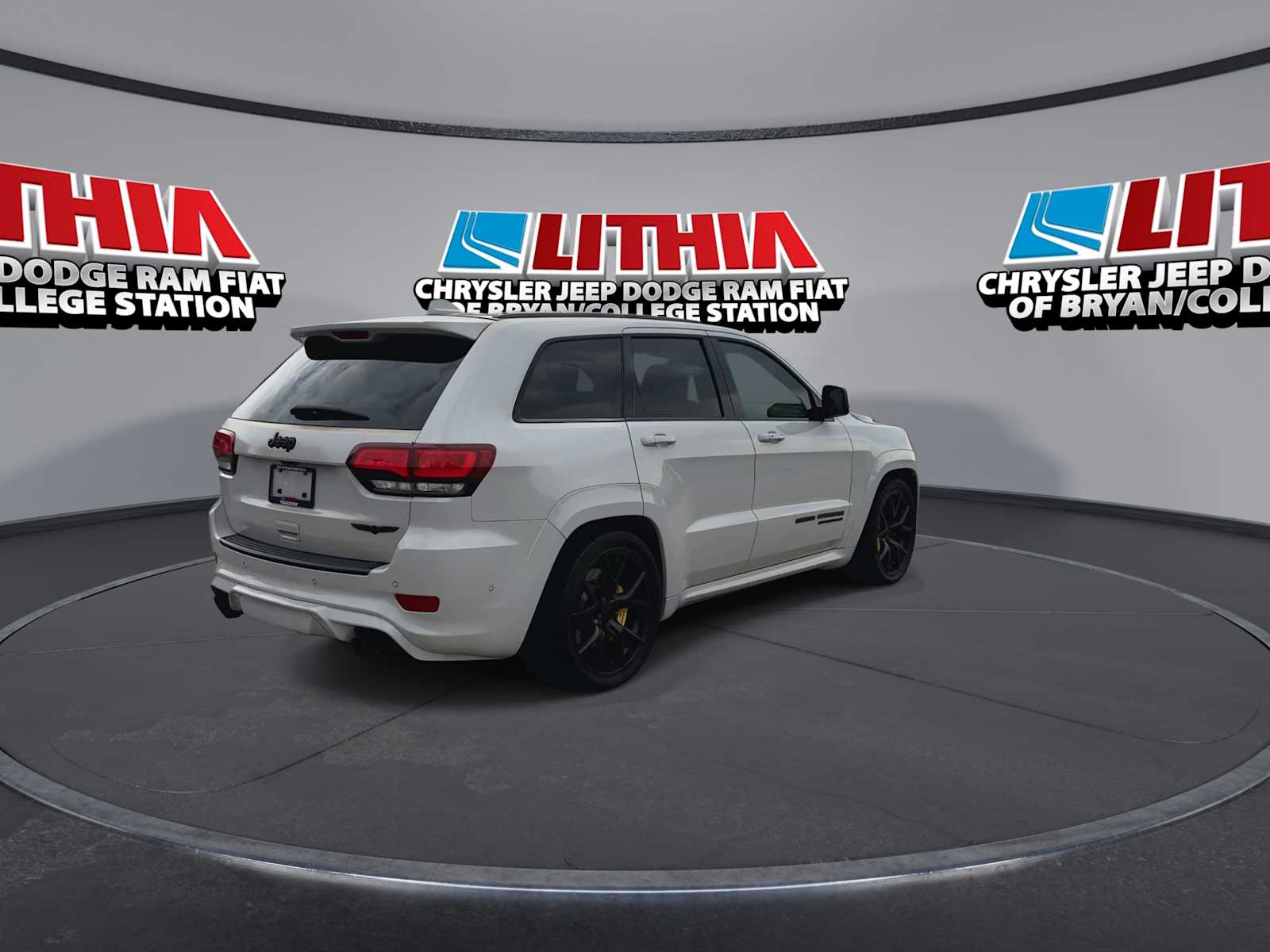 Thumbnail: 2018 Jeep Grand Cherokee - 8