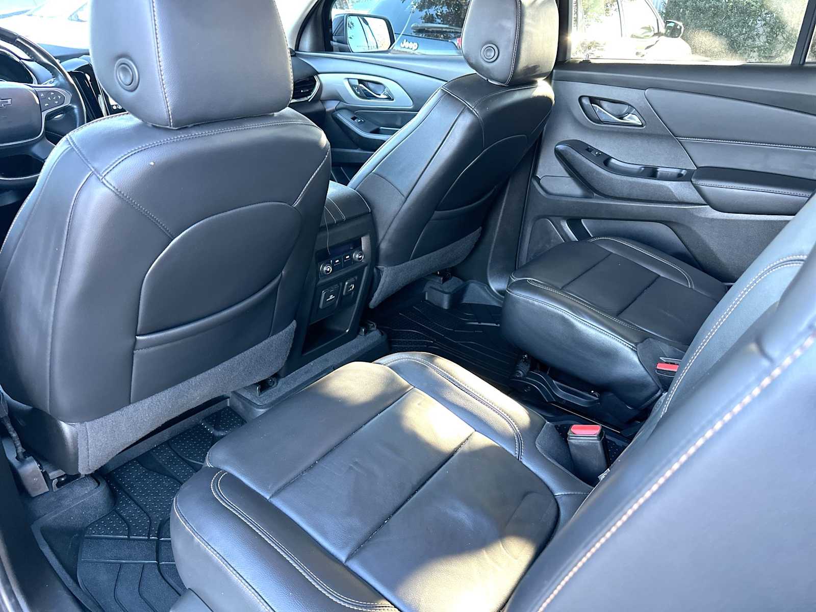 Thumbnail: 2021 Chevrolet Traverse - 24